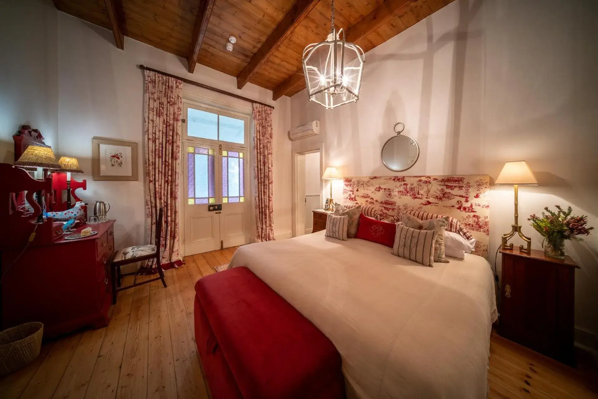 King Room - single occupancy in Bartholomeus Klip Farmhouse at Elandsberg Nature Reserve King Room - single occupancy in Bartholomeus Klip Farmhouse at Elandsberg Nature Reserve