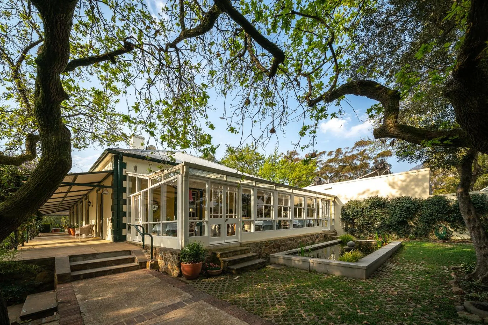 Restaurant/places to eat in Bartholomeus Klip Farmhouse