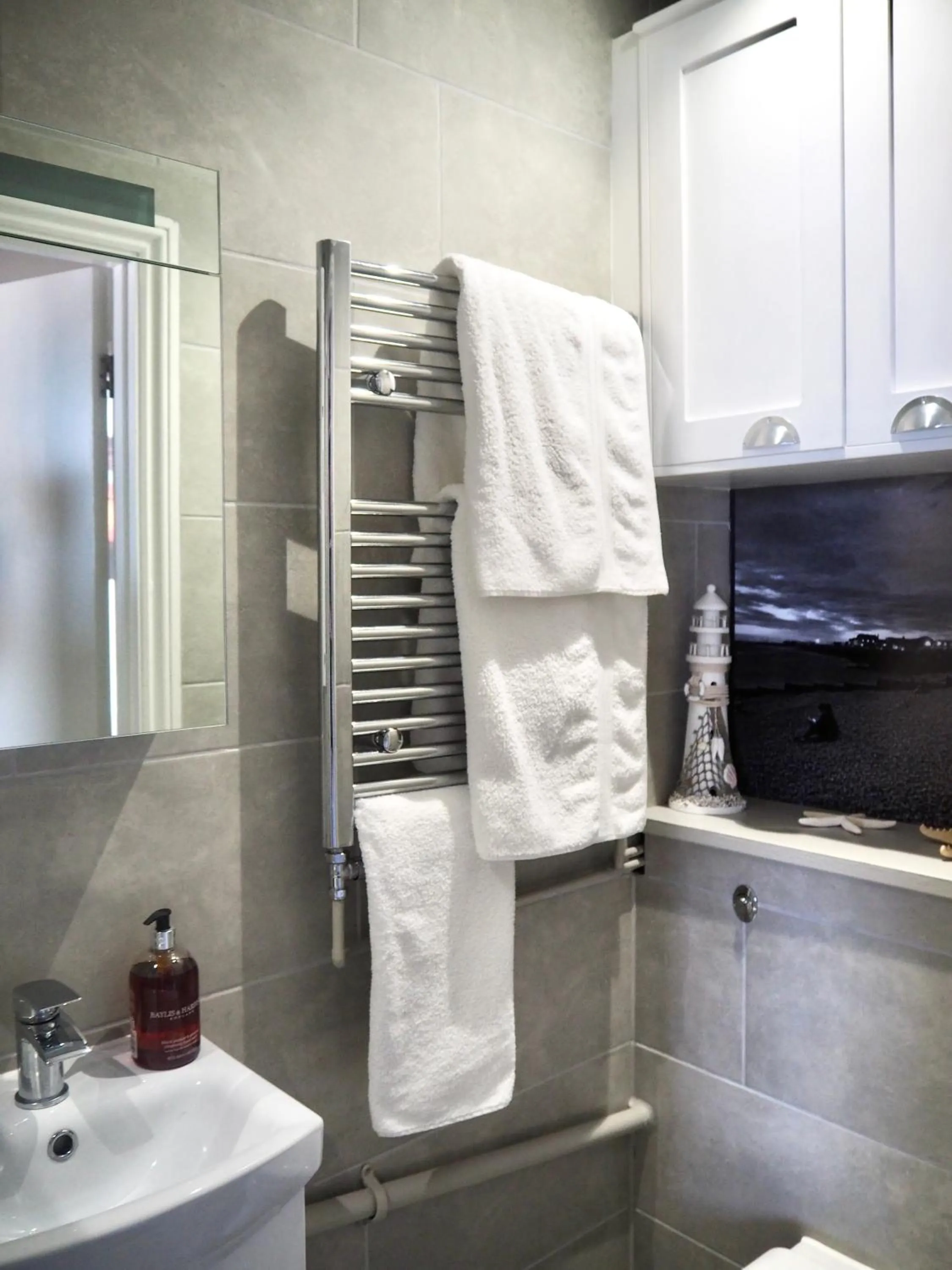 Bathroom in The Seaview Snug