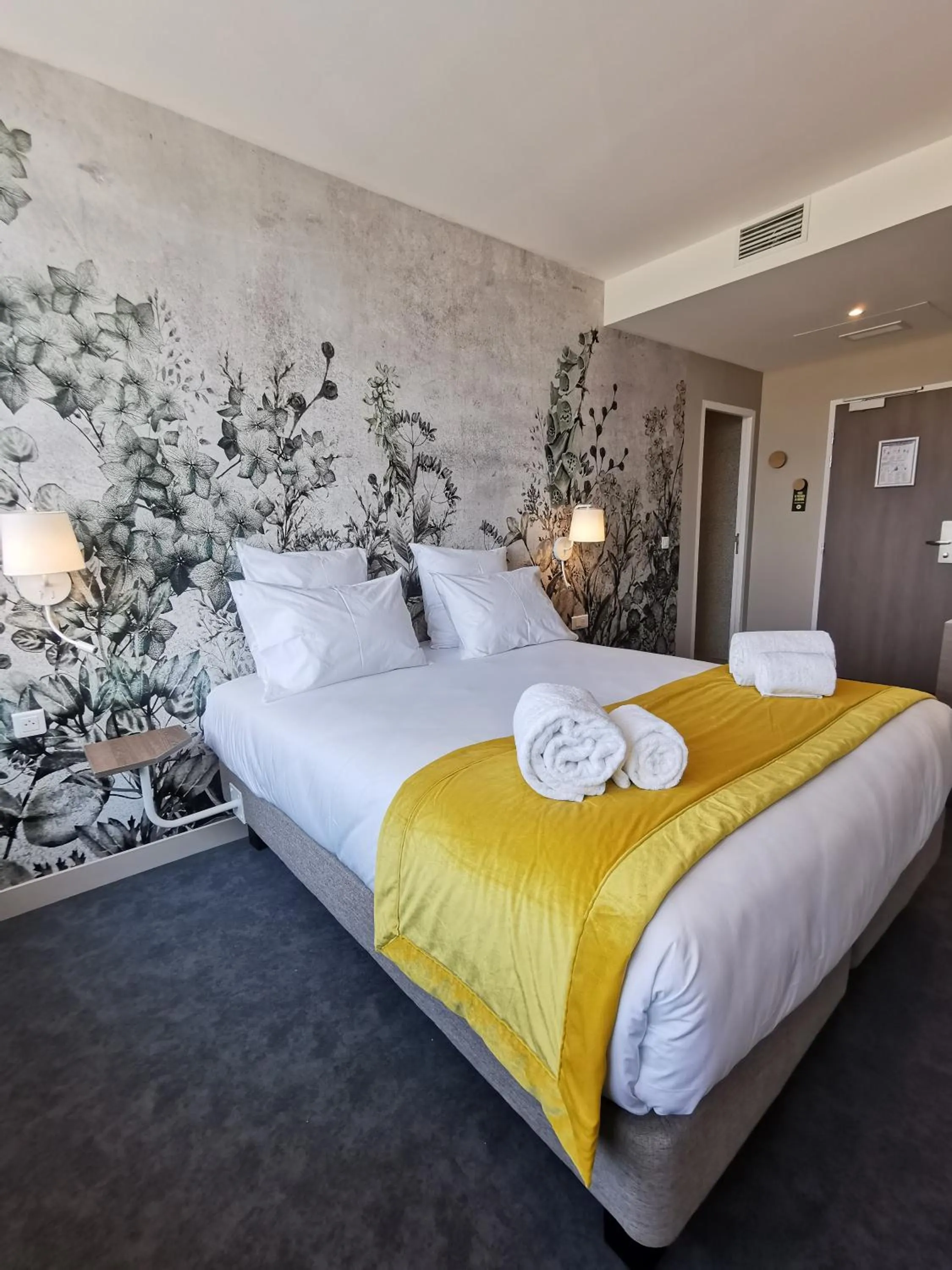 Bedroom, Bed in Aux Ateliers