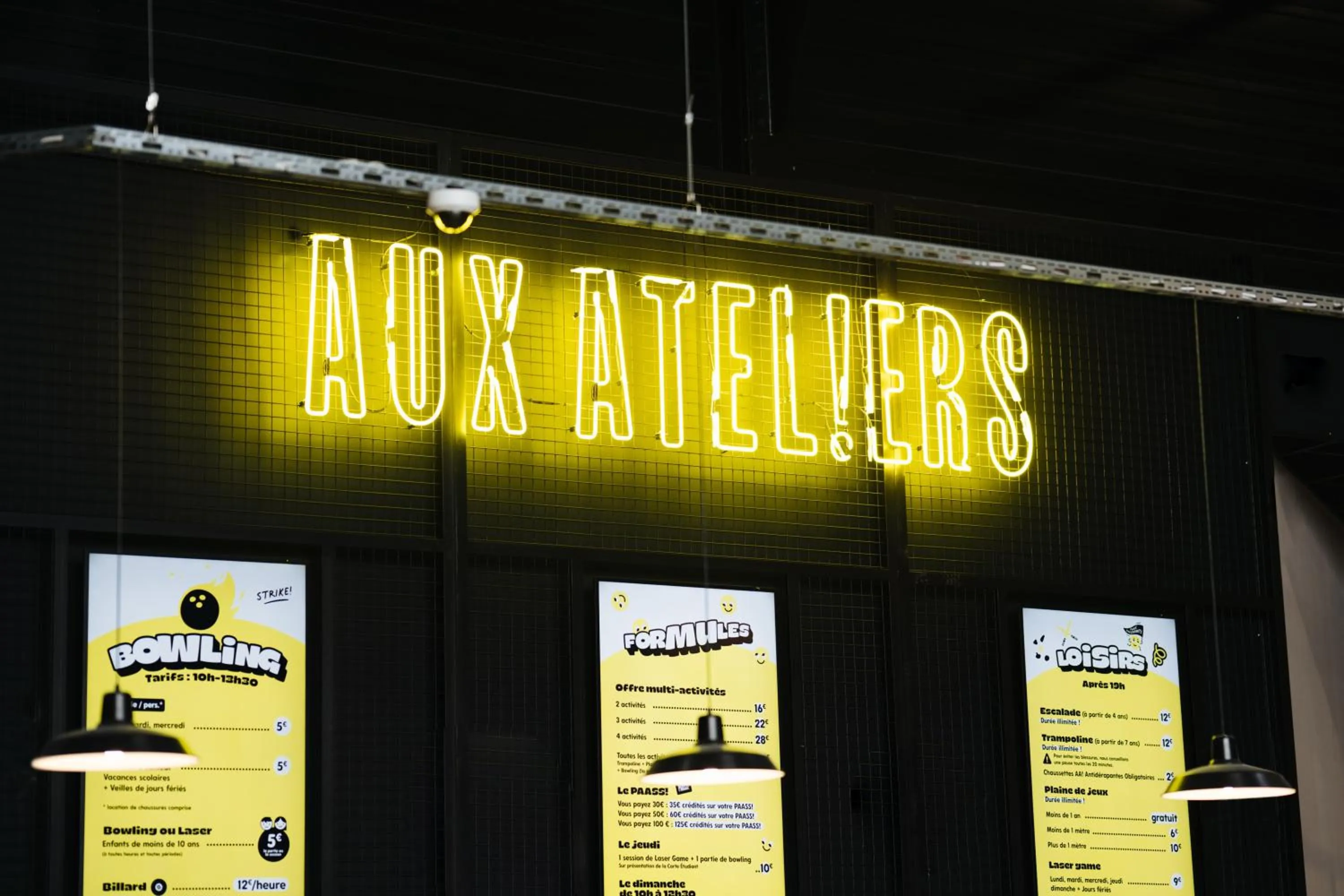 Logo/Certificate/Sign in Aux Ateliers