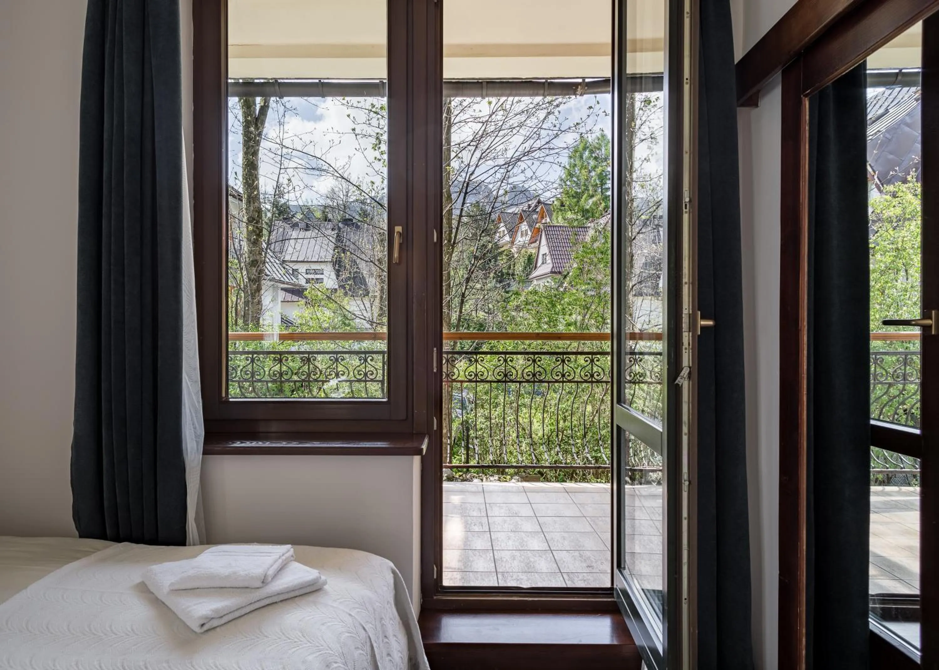 Spring, Bed in Szarotka