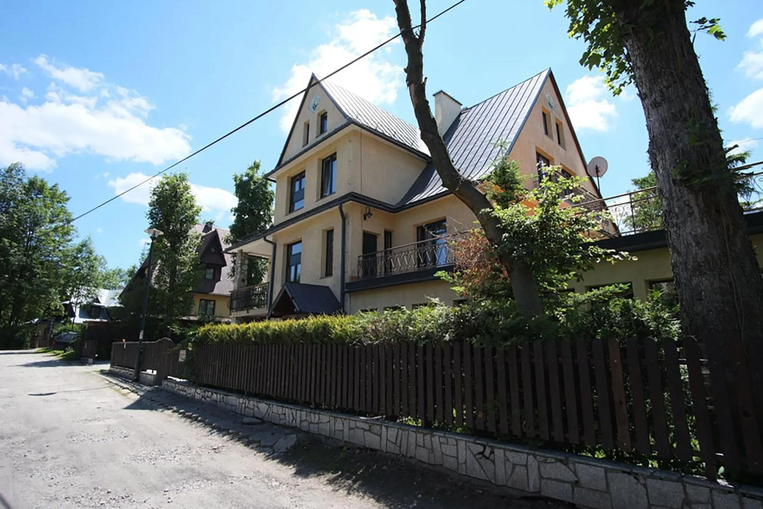Facade/entrance in Szarotka