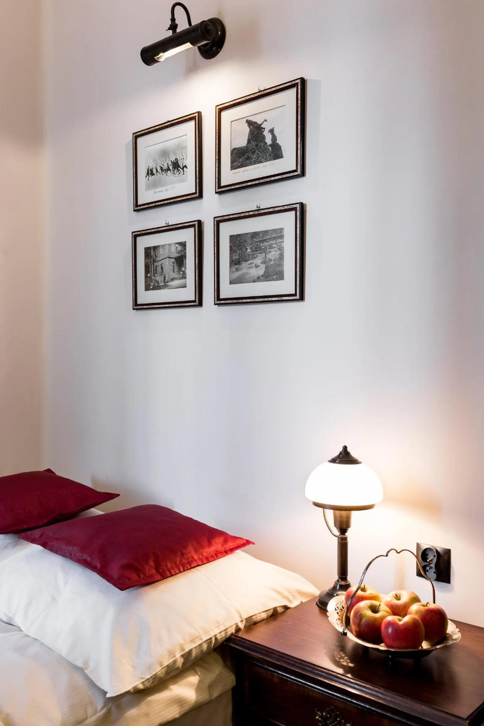 Spring, Bed in Szarotka