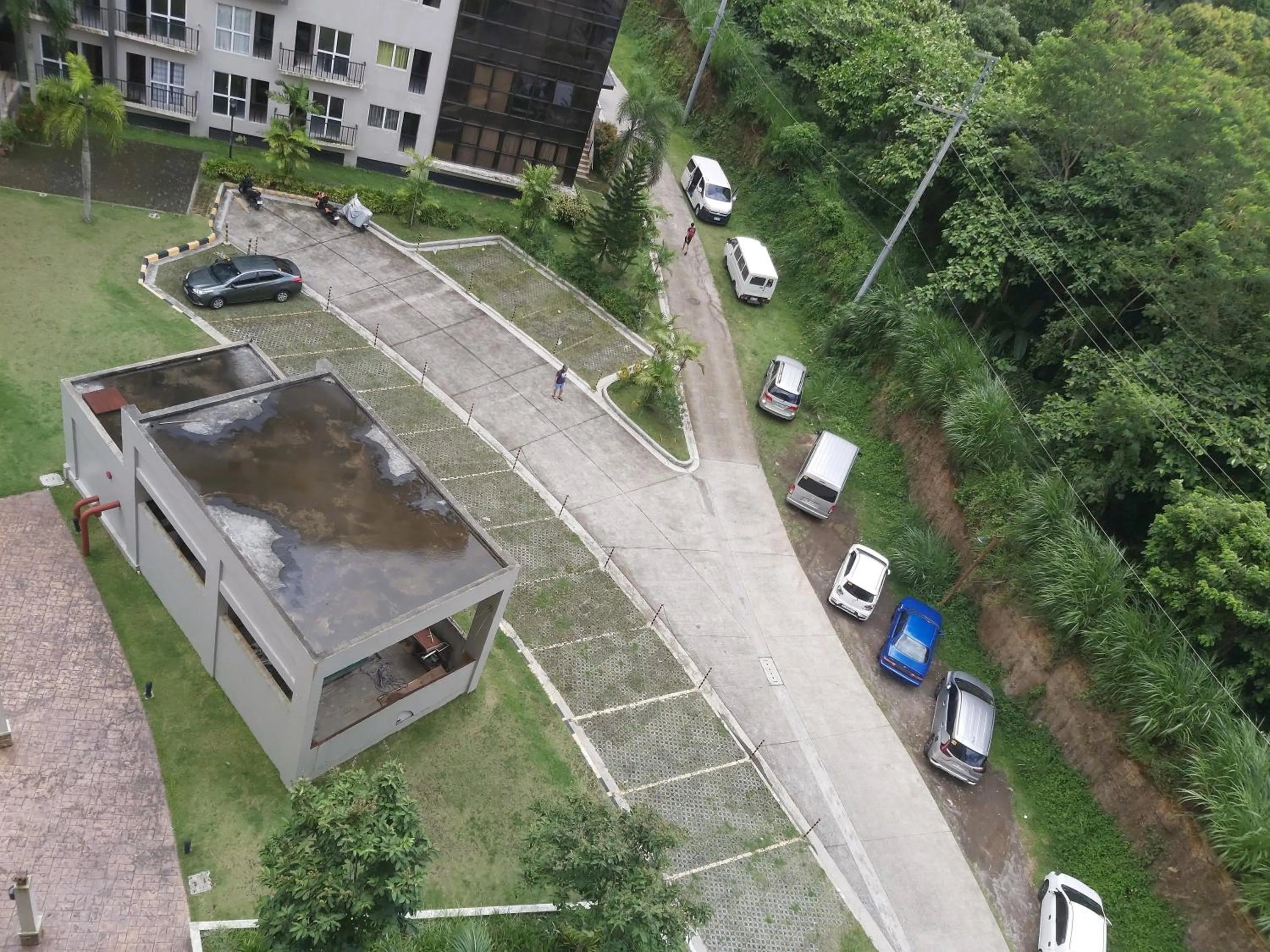 Parking in Affordable Tagaytay Monteluce 2 BR with Pool G28