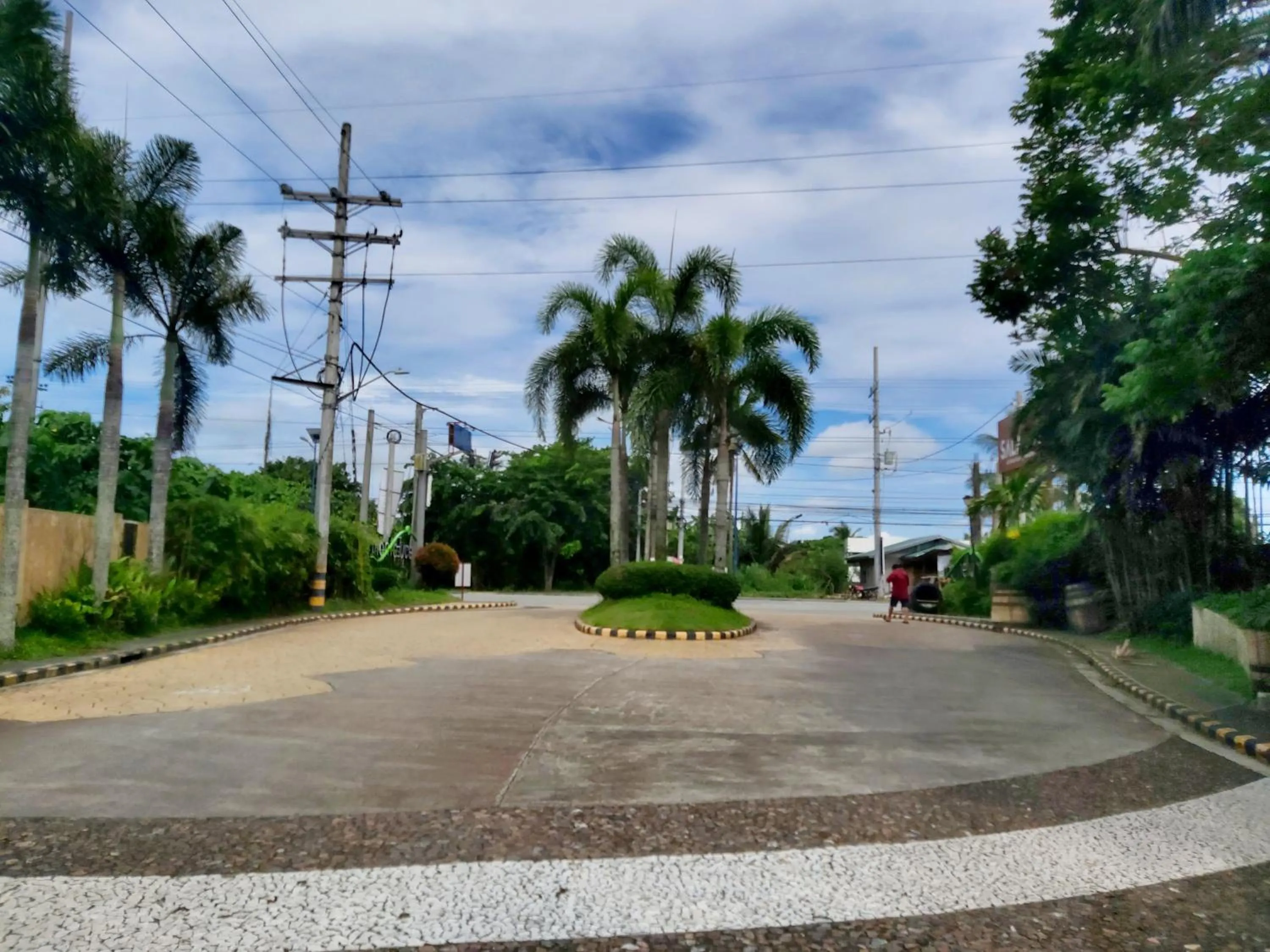 Street view in Affordable Tagaytay Monteluce 2 BR with Pool G28