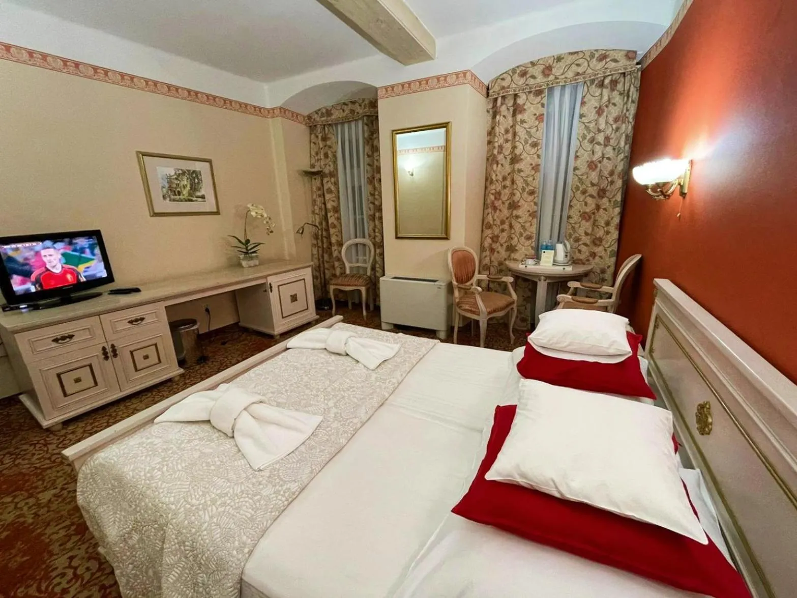 Photo of the whole room in Great Polonia Kraków Old Town