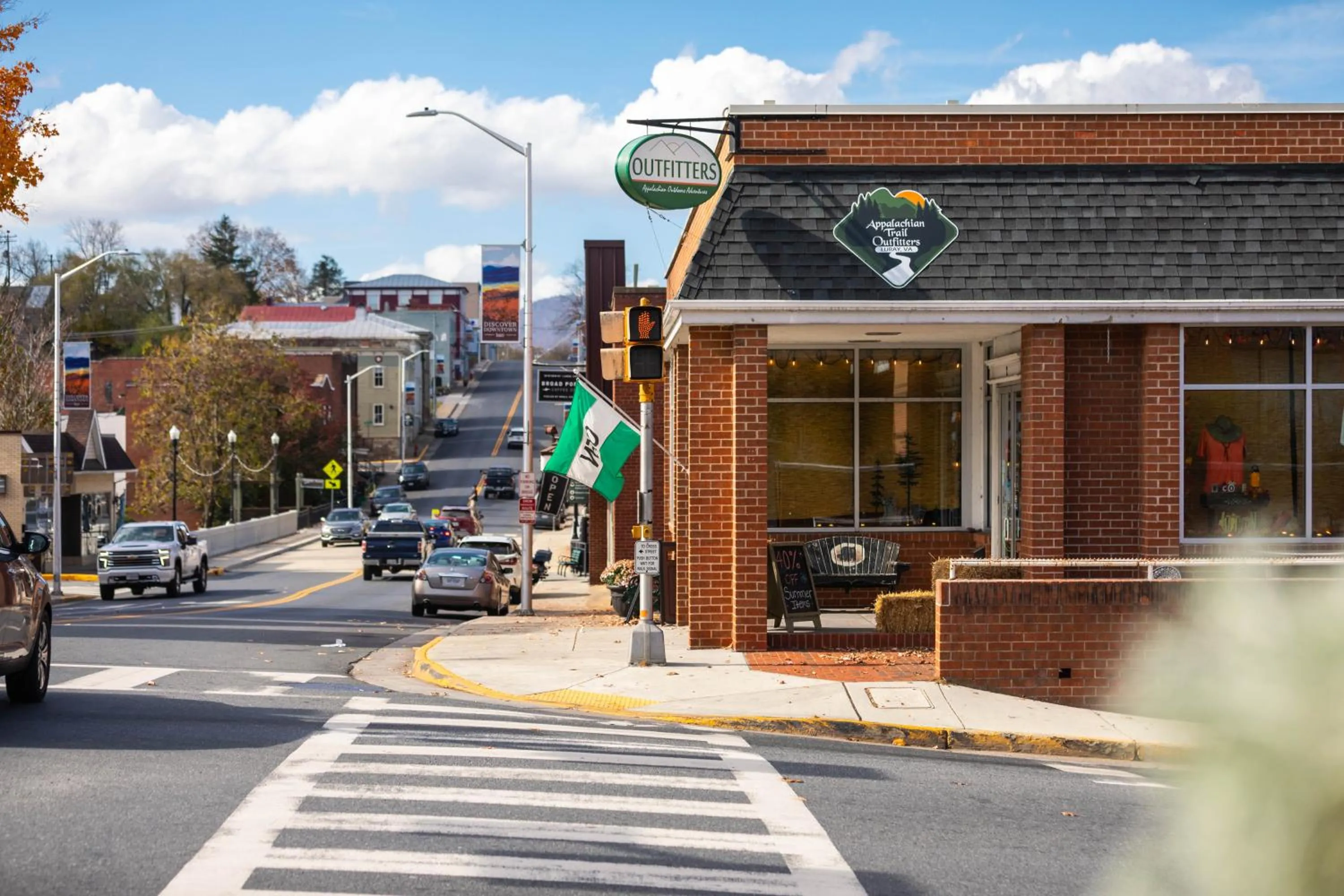 Sleepy Hollow 5BR Cabin - National Park 7 Min, Hot Tub, Fire Pit, Sleeps 12