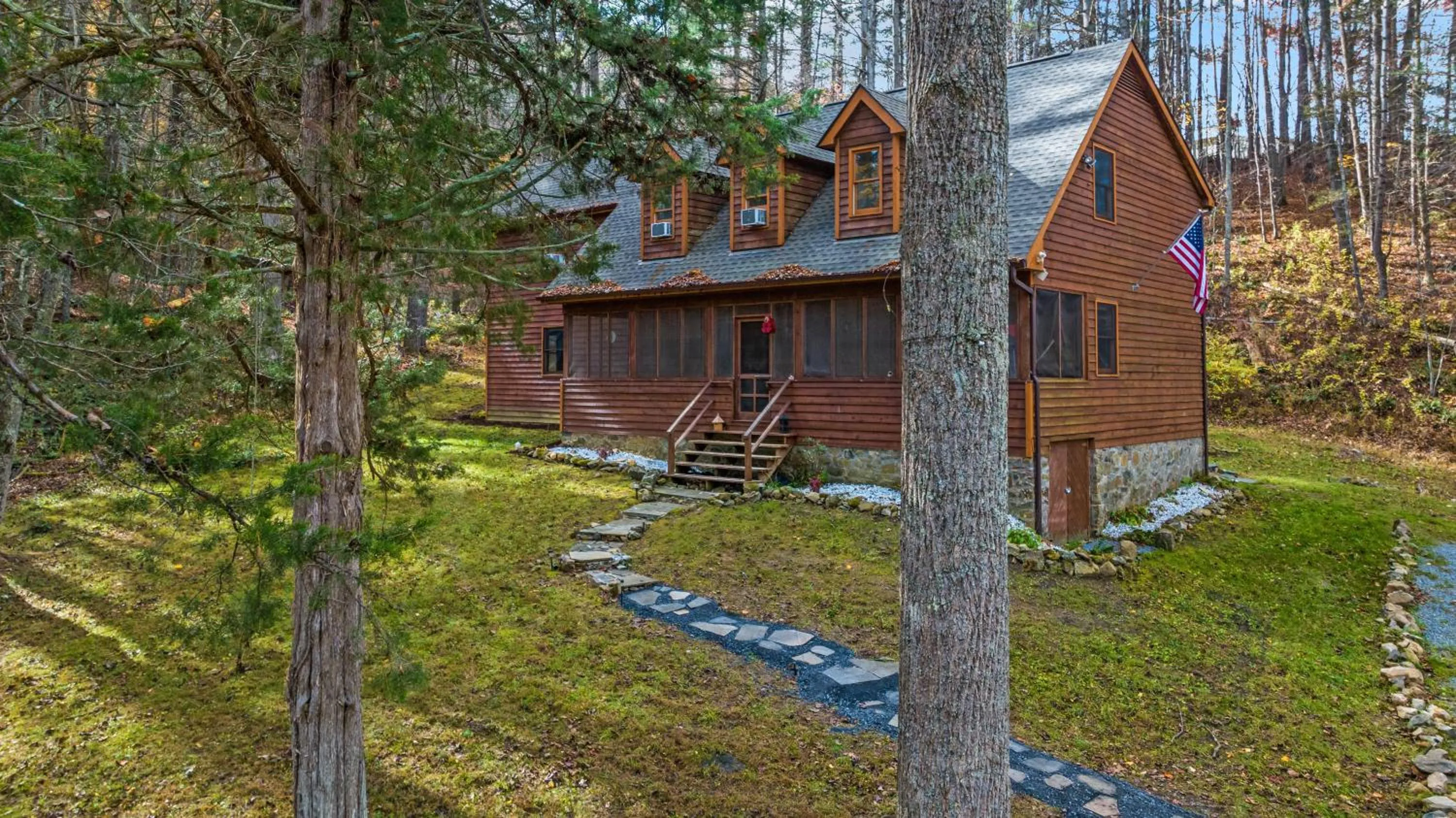 Sleepy Hollow 5BR Cabin - National Park 7 Min, Hot Tub, Fire Pit, Sleeps 12