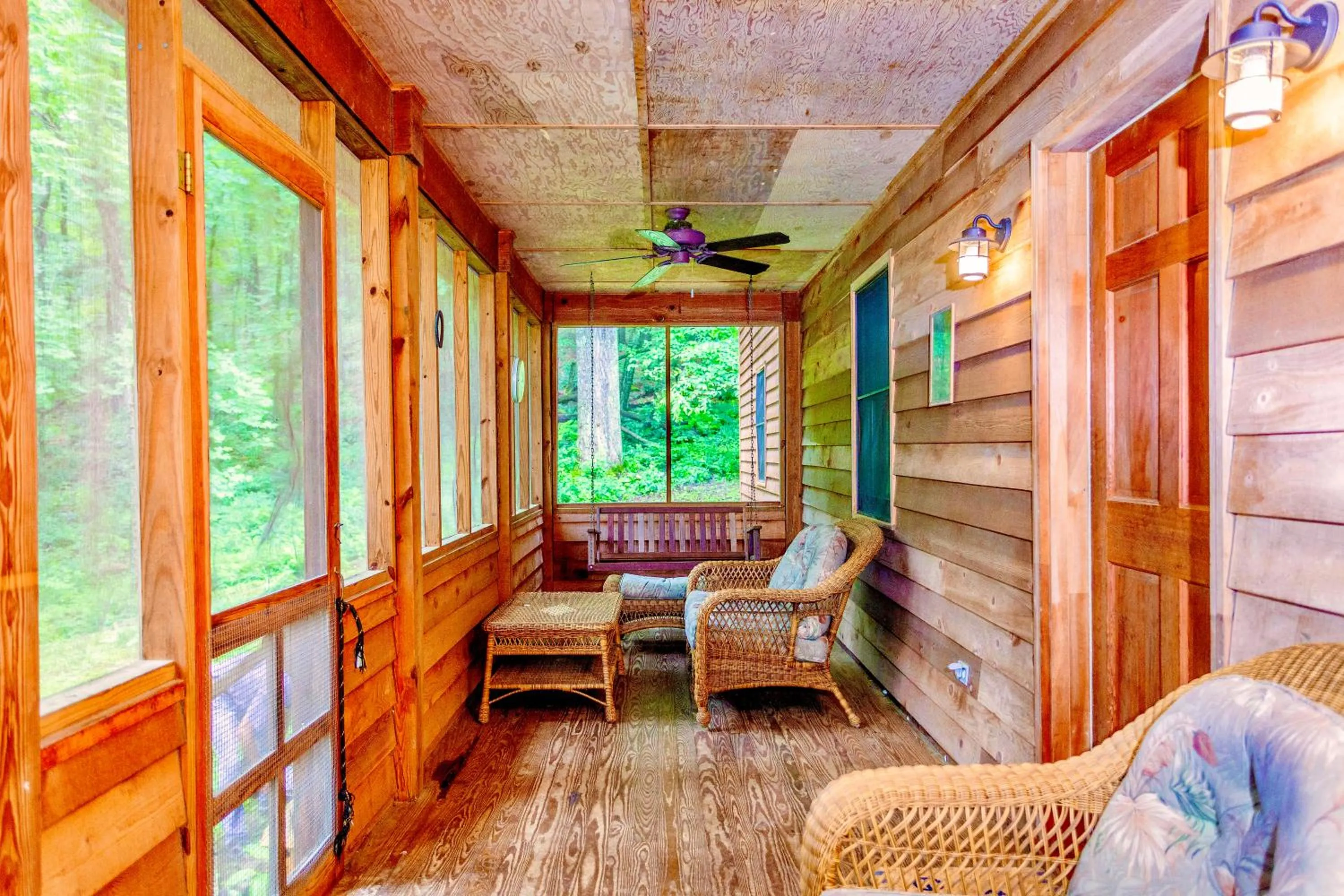 Sleepy Hollow 5BR Cabin - National Park 7 Min, Hot Tub, Fire Pit, Sleeps 12