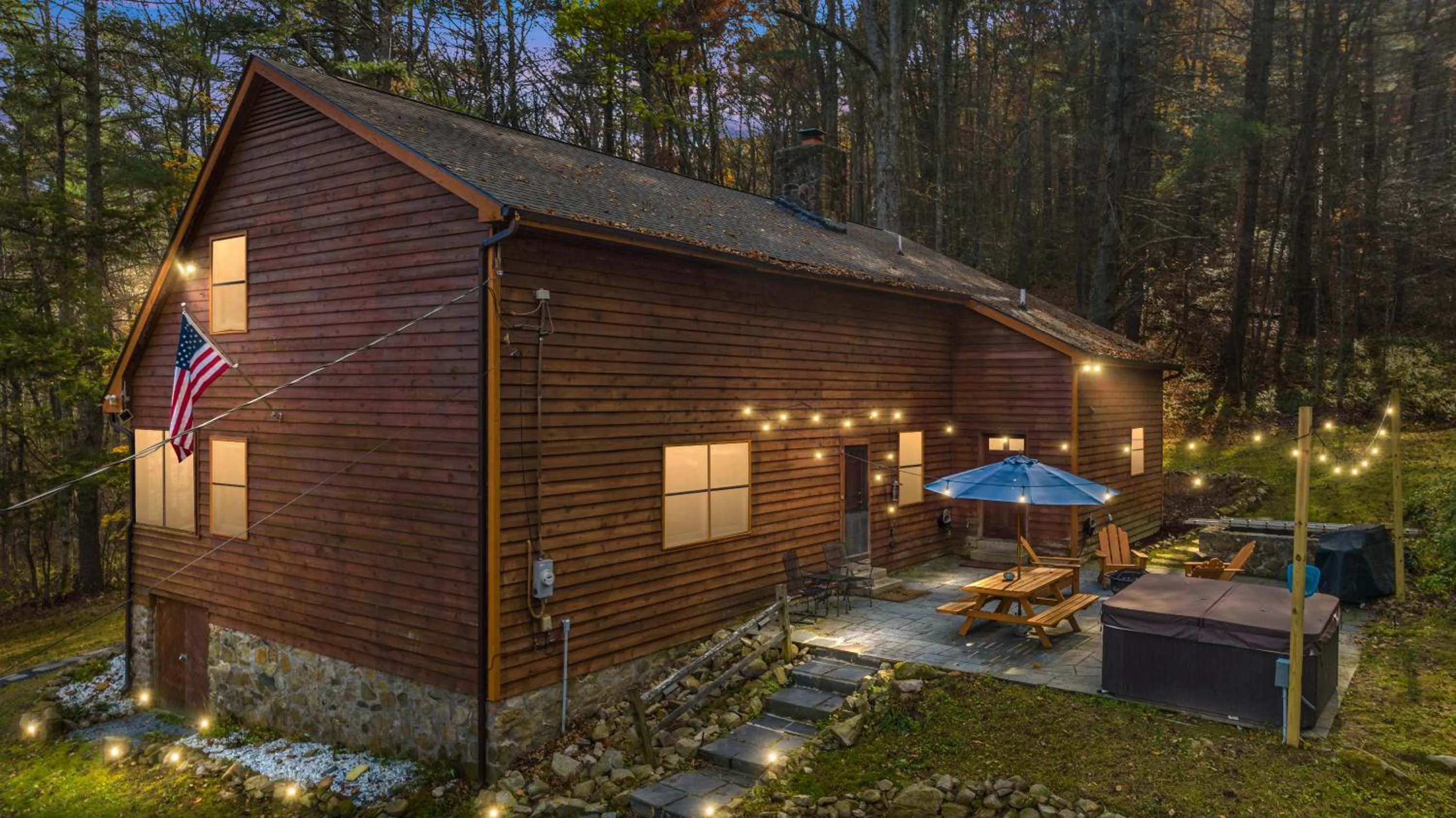 Sleepy Hollow 5BR Cabin - National Park 7 Min, Hot Tub, Fire Pit, Sleeps 12