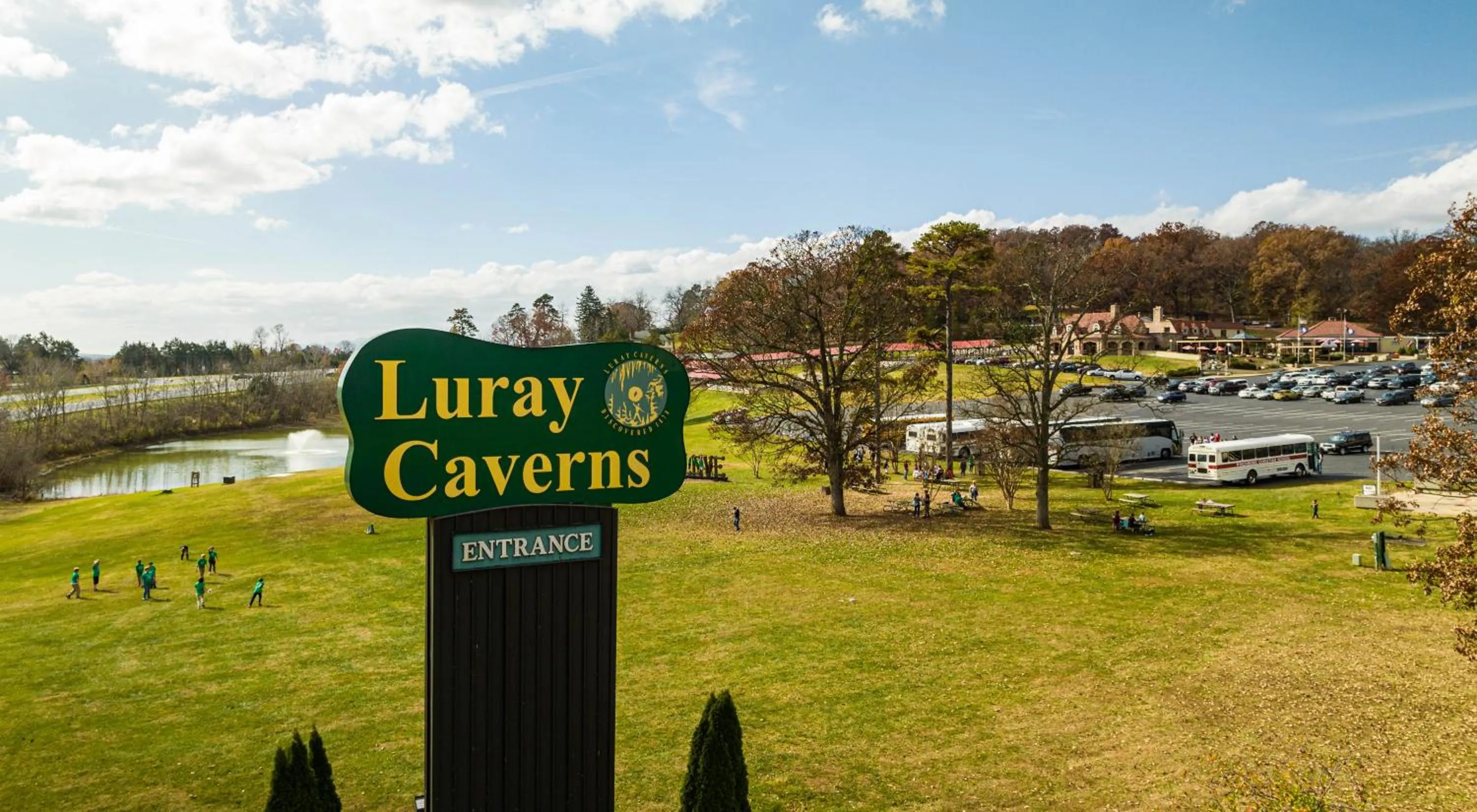 Sleepy Hollow 5BR Cabin - National Park 7 Min, Hot Tub, Fire Pit, Sleeps 12