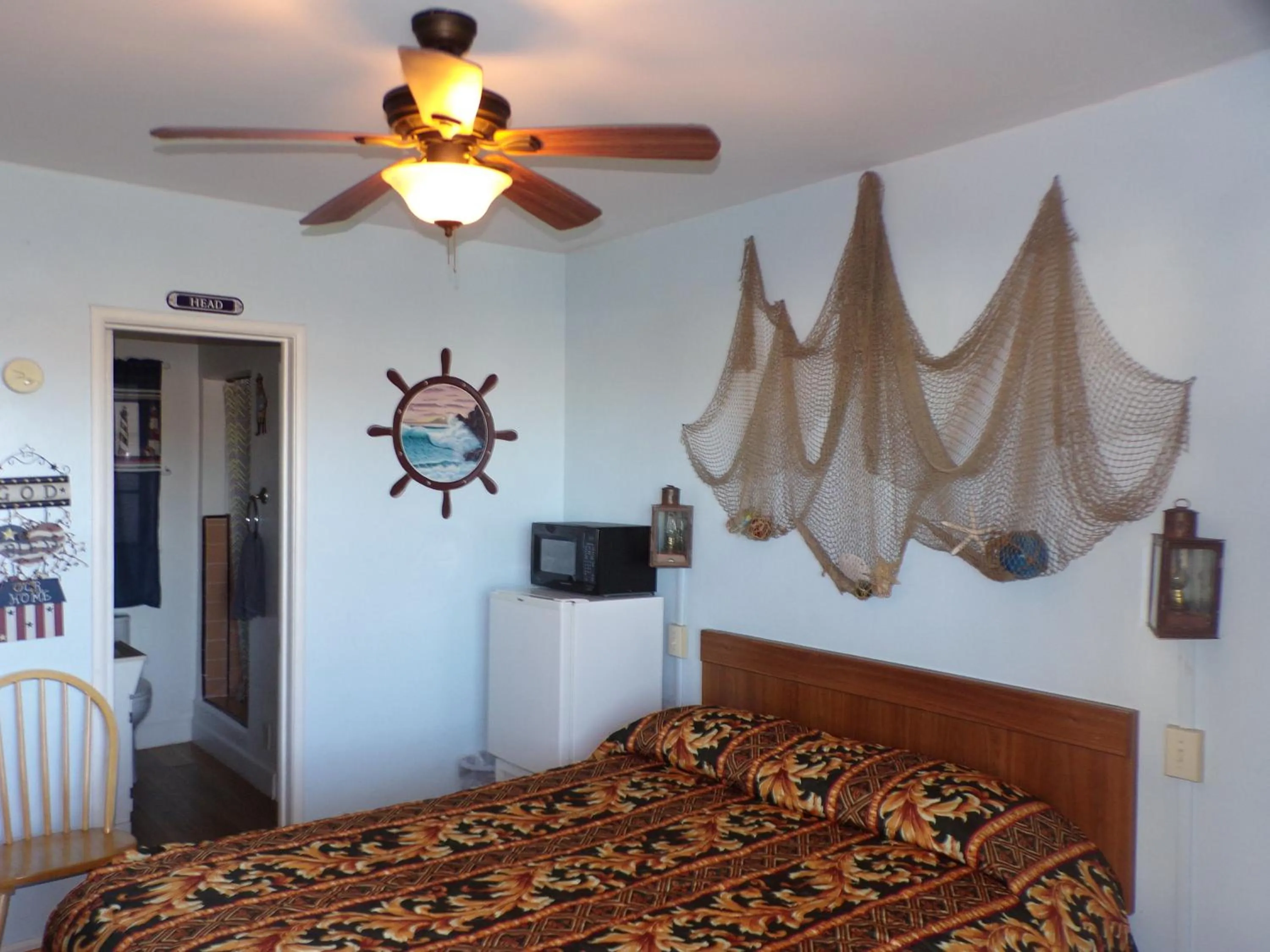 Bedroom, Bed in Cypress Tree Motel