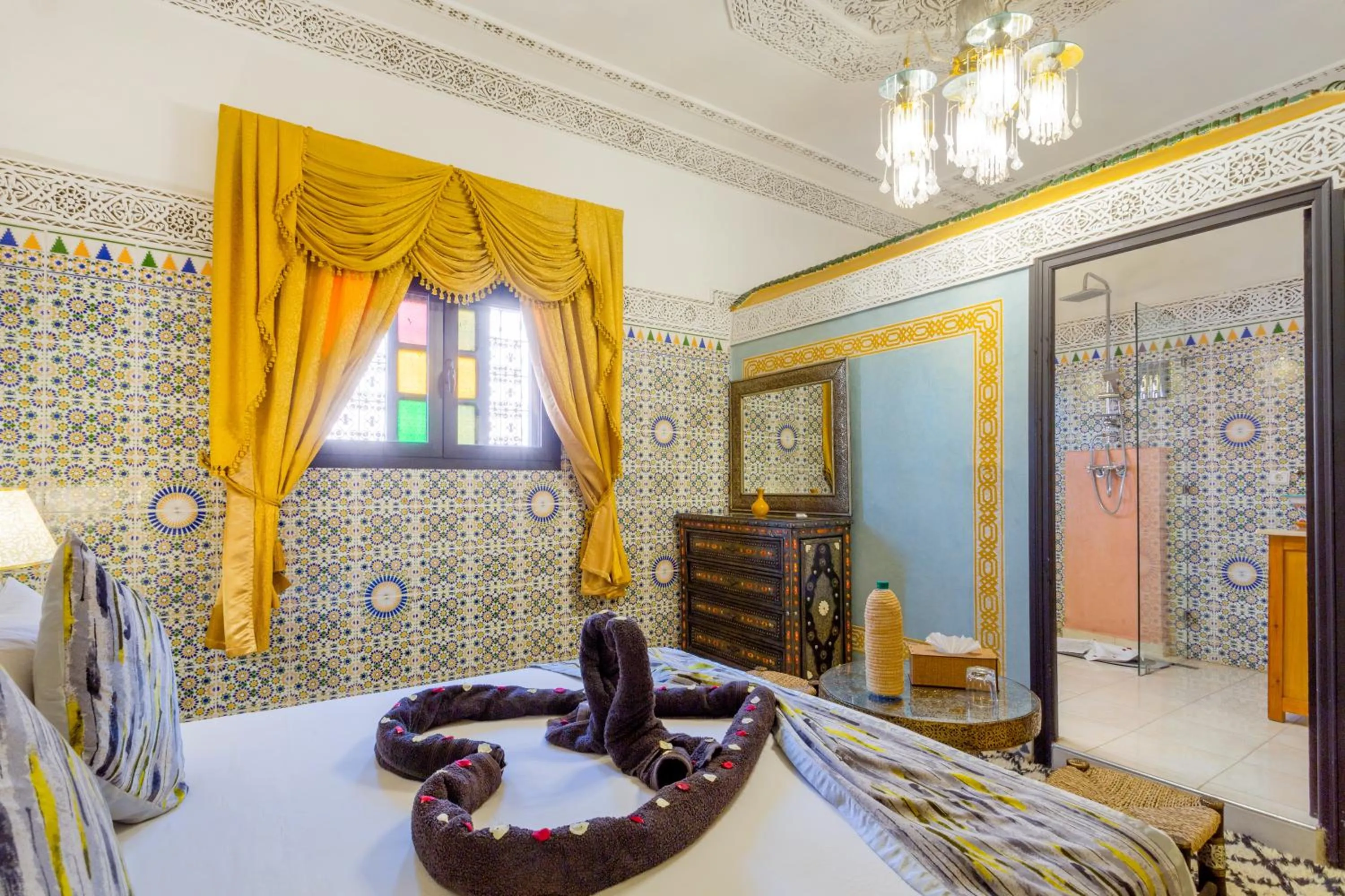 Bedroom, Bed in Riad La Porte d'Or & SPA