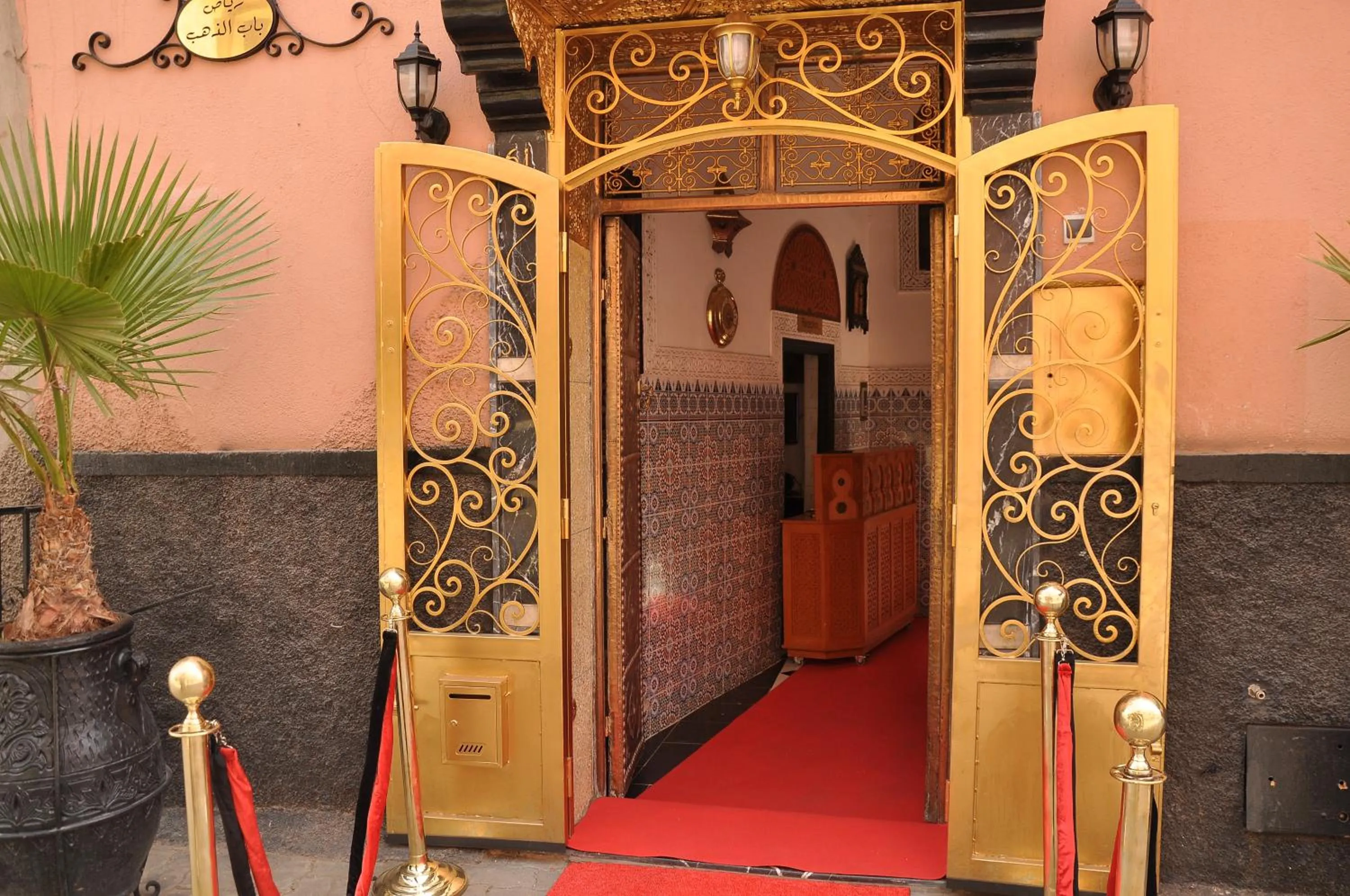 Facade/entrance in Riad La Porte d'Or & SPA