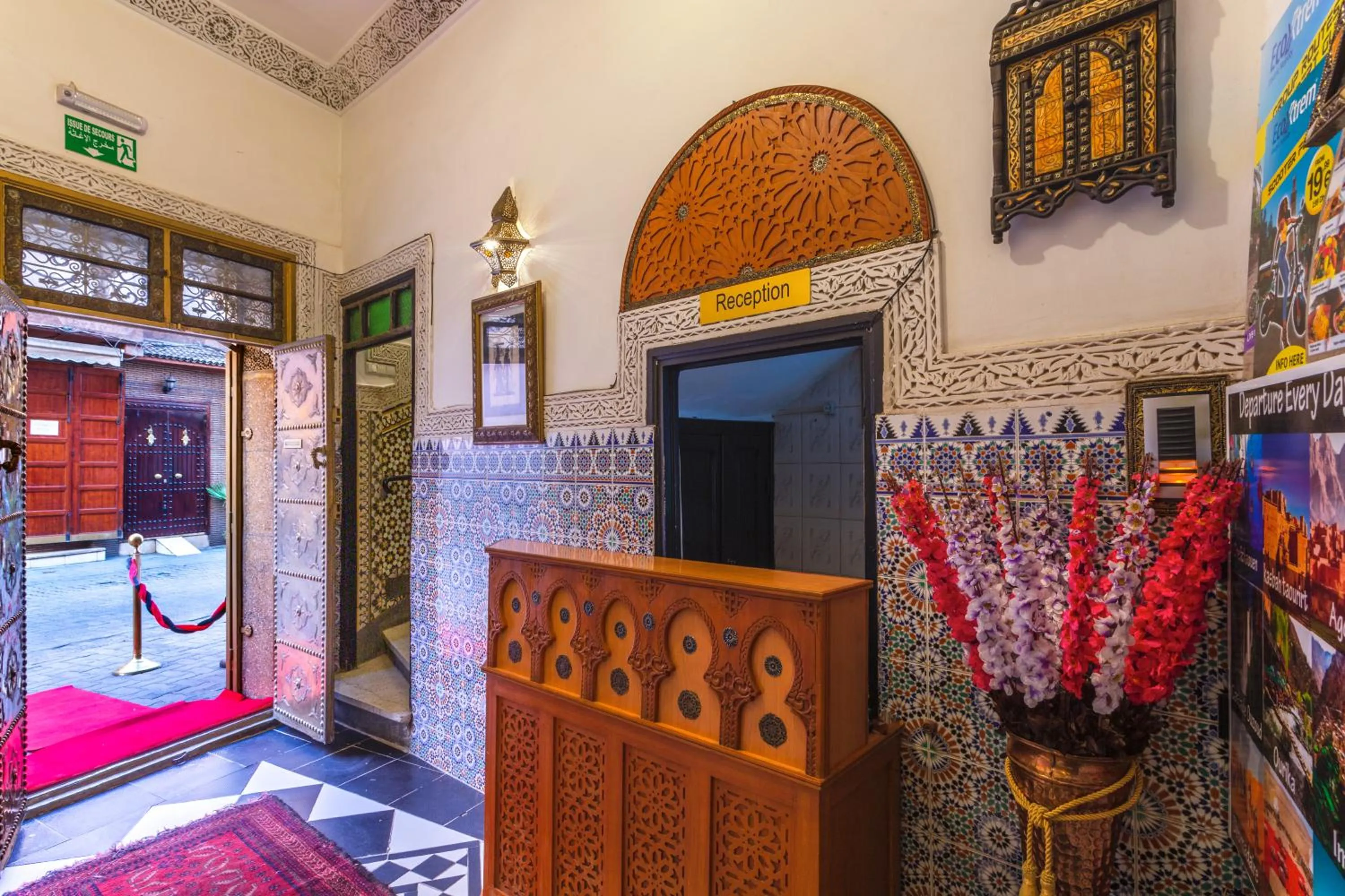 Lobby or reception in Riad La Porte d'Or & SPA