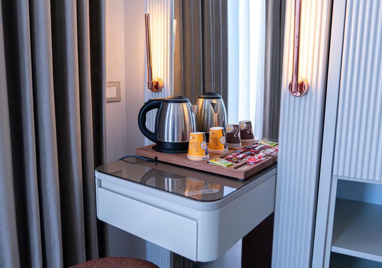 Coffee/tea facilities in Cetin Port Hotel