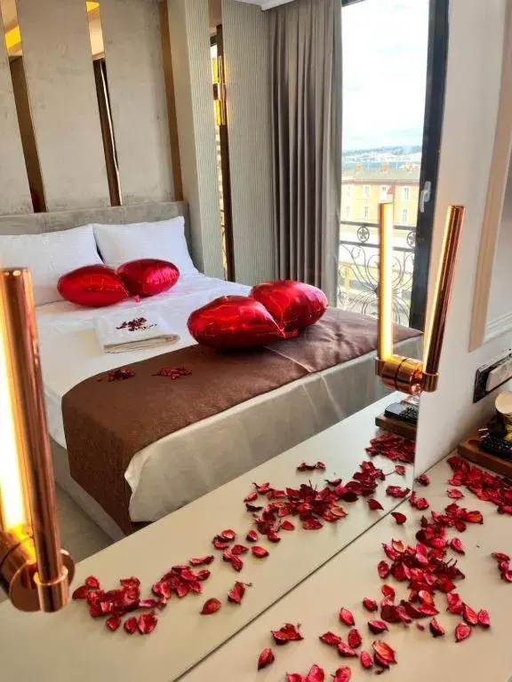 Deluxe Double Room with Sea View in Cetin Port Hotel Deluxe Double Room with Sea View in Cetin Port Hotel