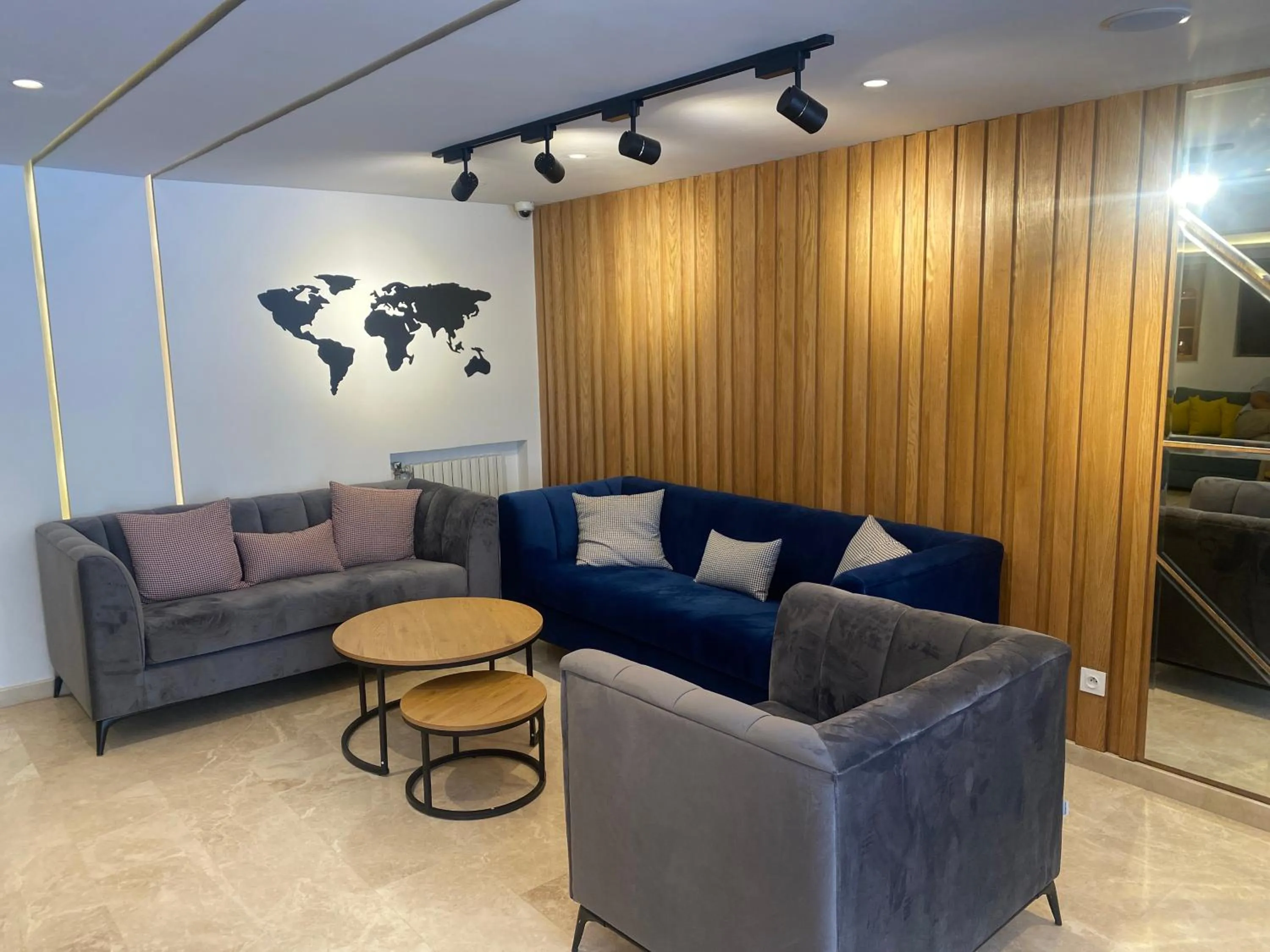 Living room in Fajr Hotel