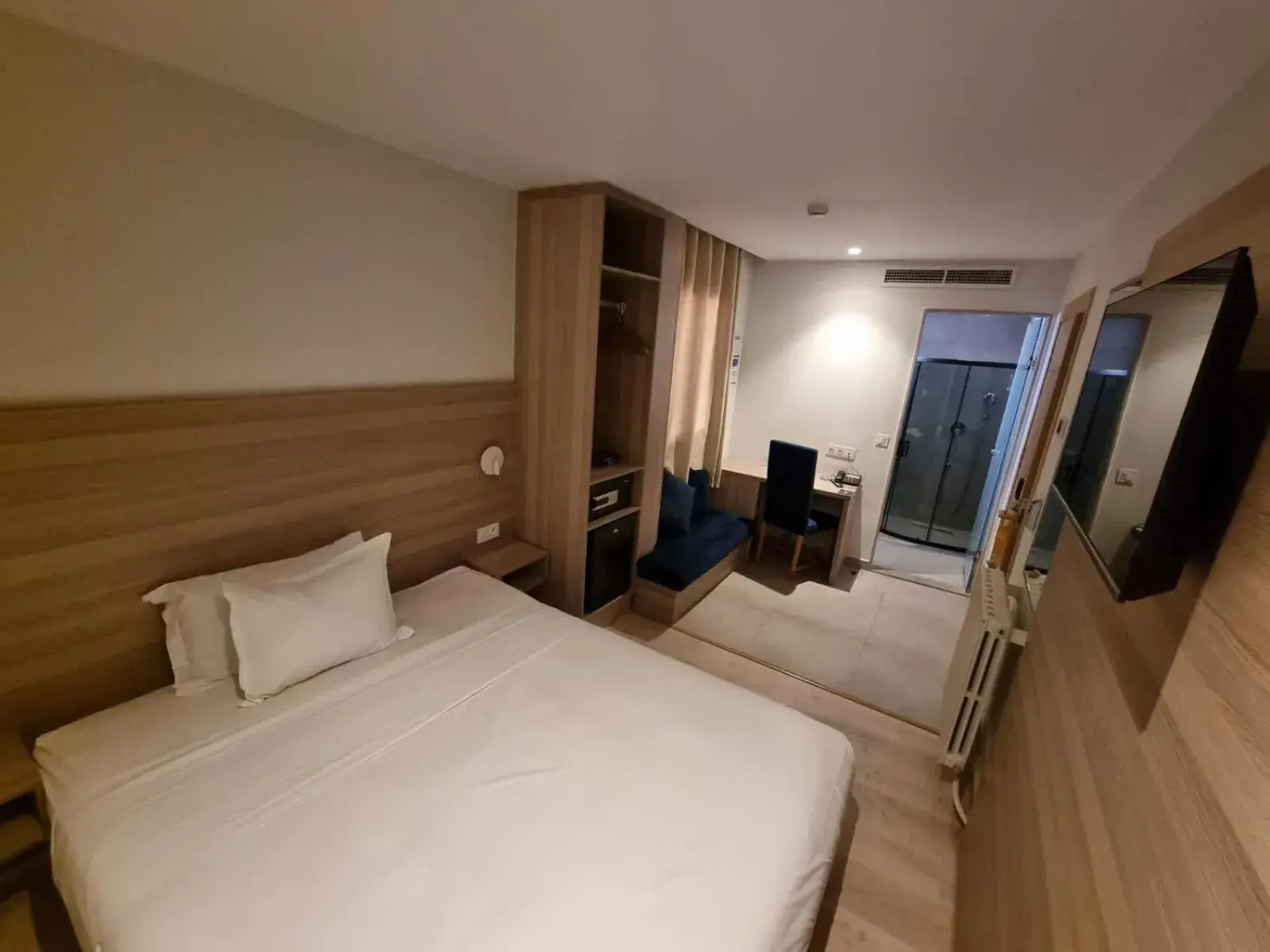 Standard Single Room - single occupancy in Fajr Hotel Standard Single Room - single occupancy in Fajr Hotel