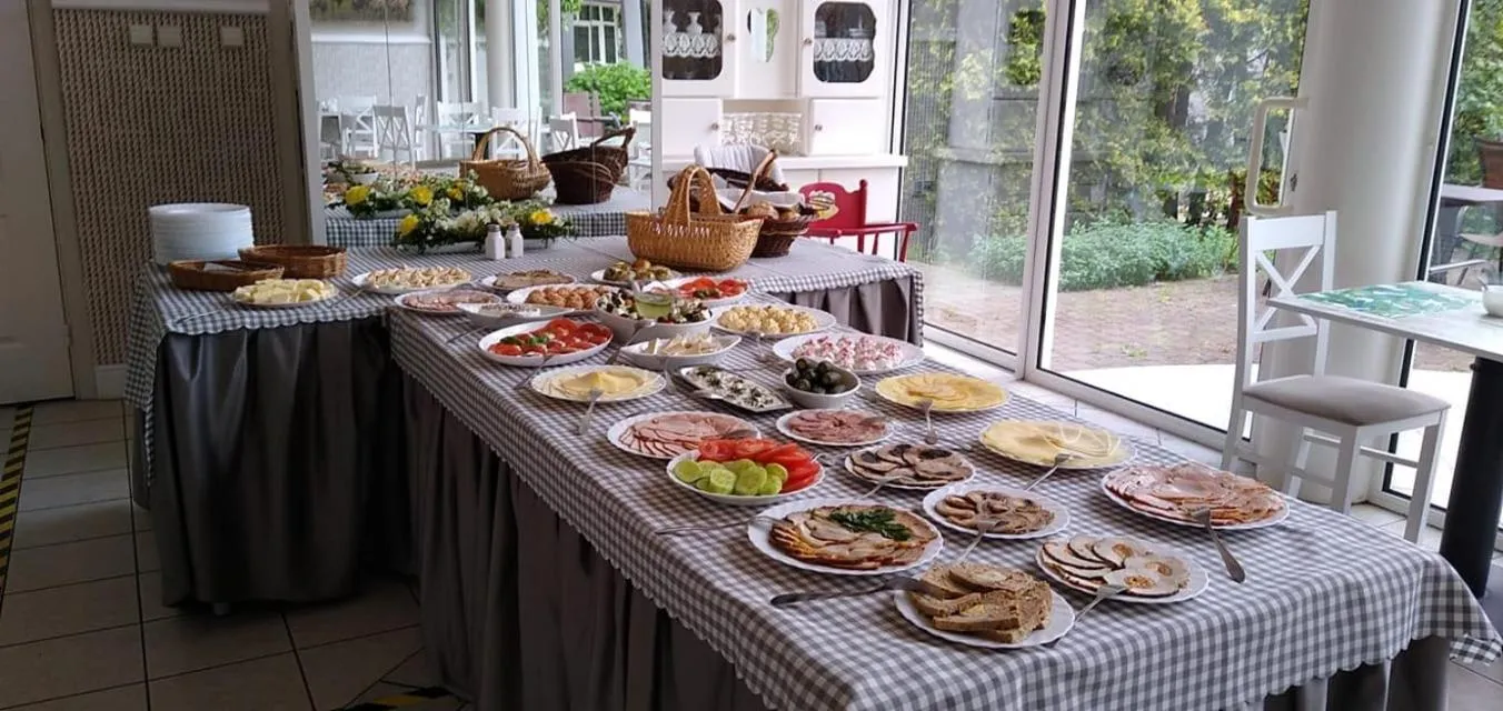 Breakfast in Damroka