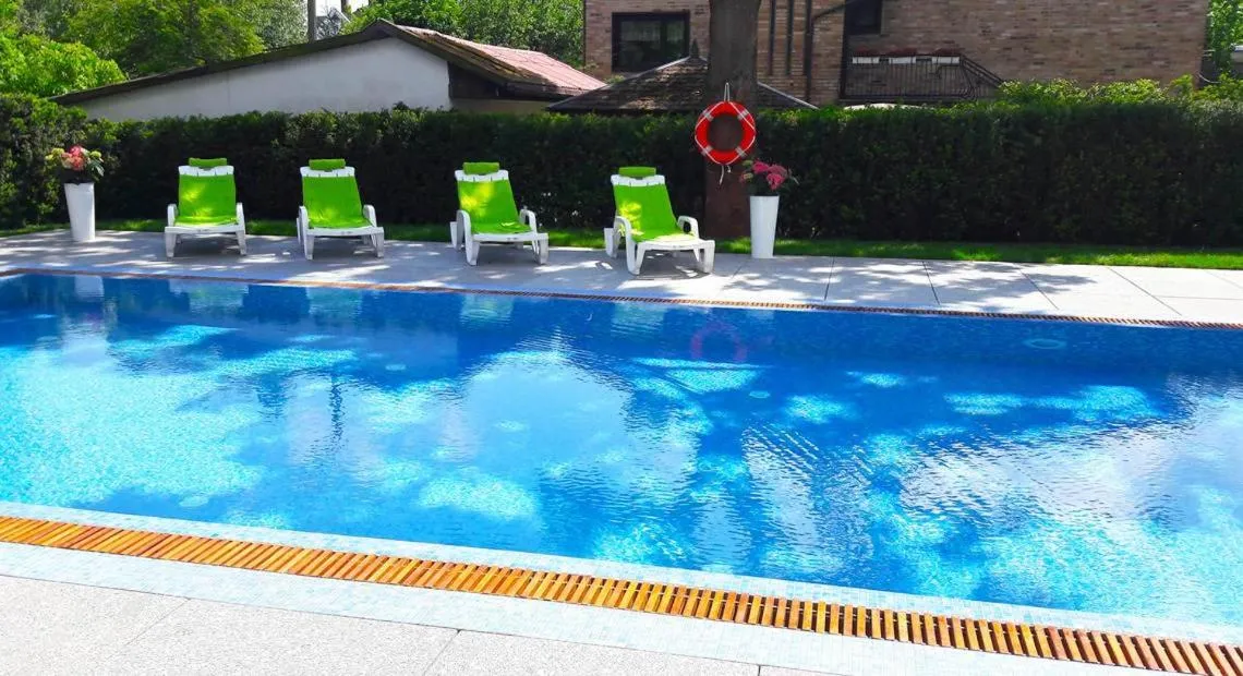 Pool view in Damroka