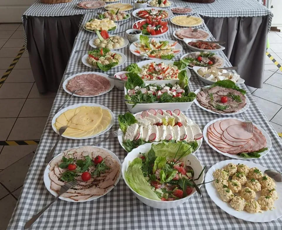 Breakfast in Damroka