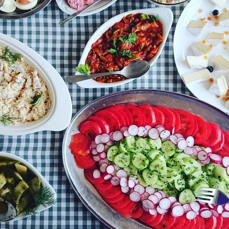 Food and drinks in Damroka