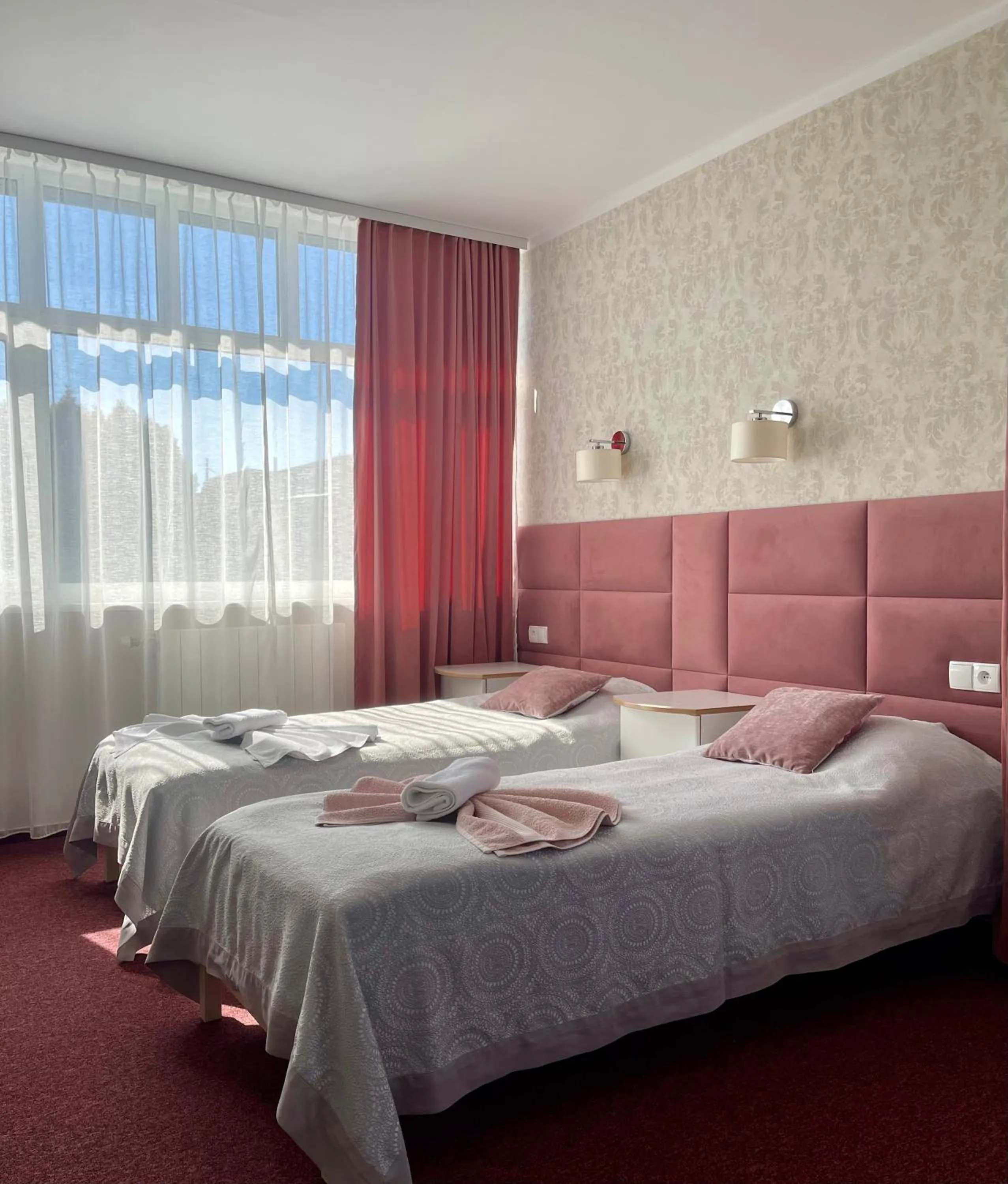 Bedroom, Bed in Damroka