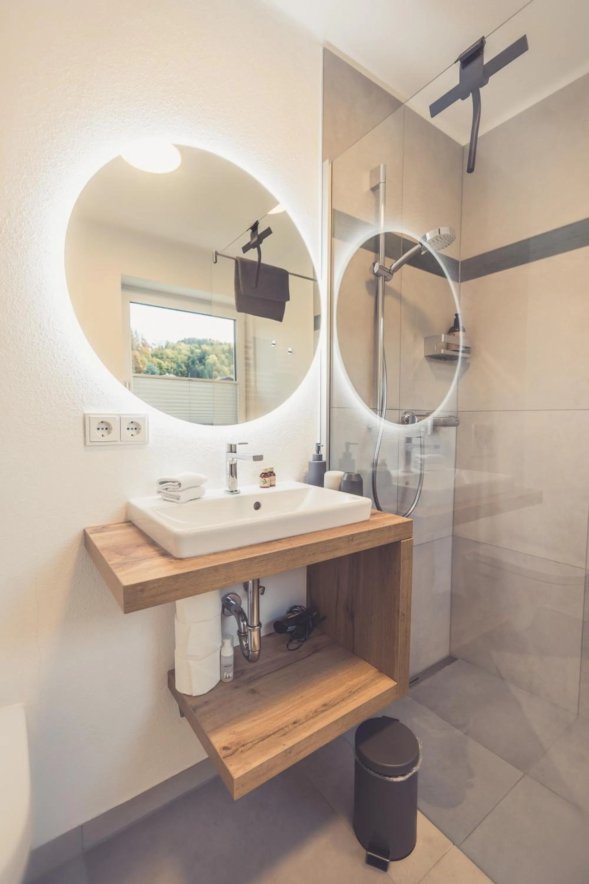 Shower in Anna Pertl - lieblingsquartier