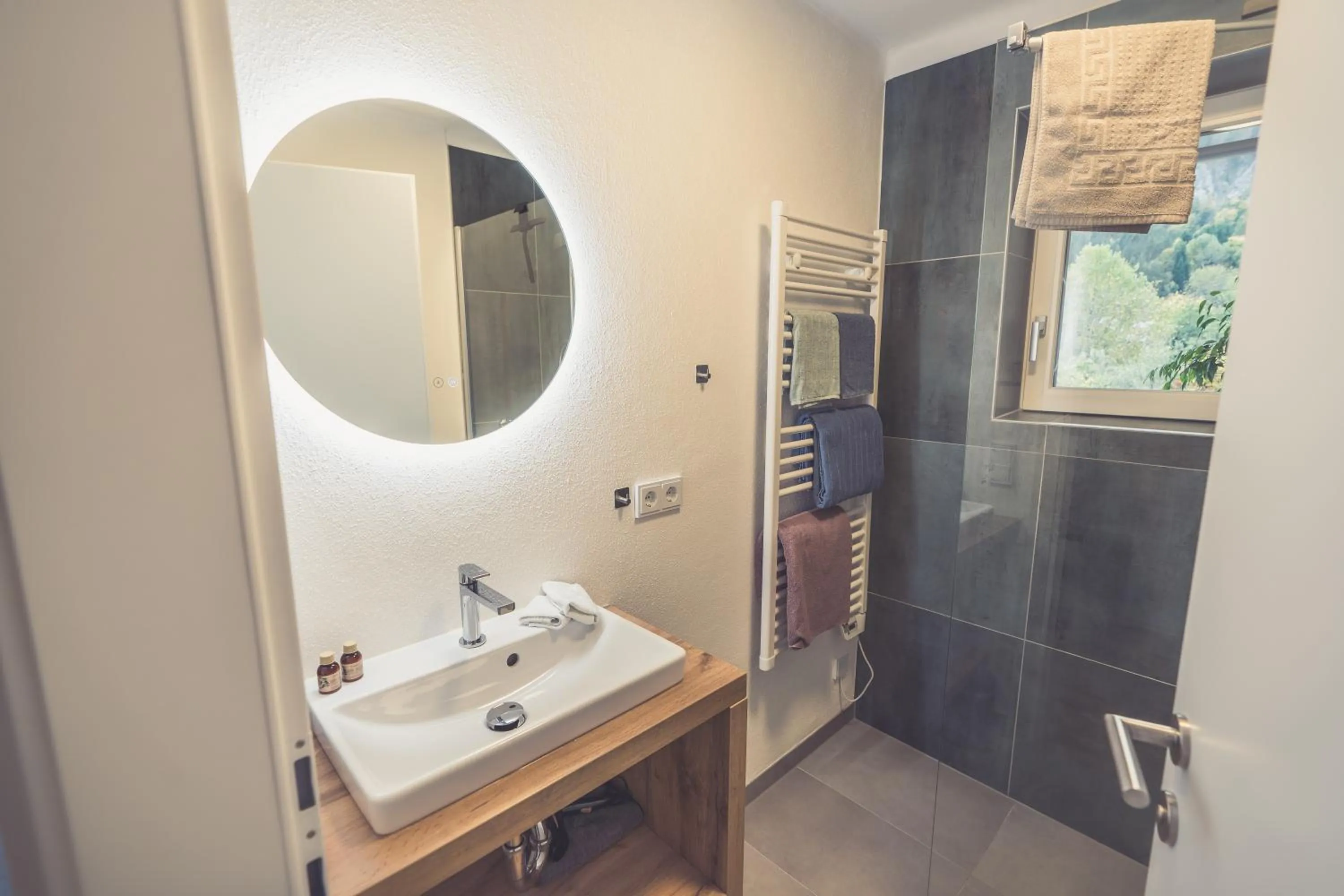 Shower in Anna Pertl - lieblingsquartier