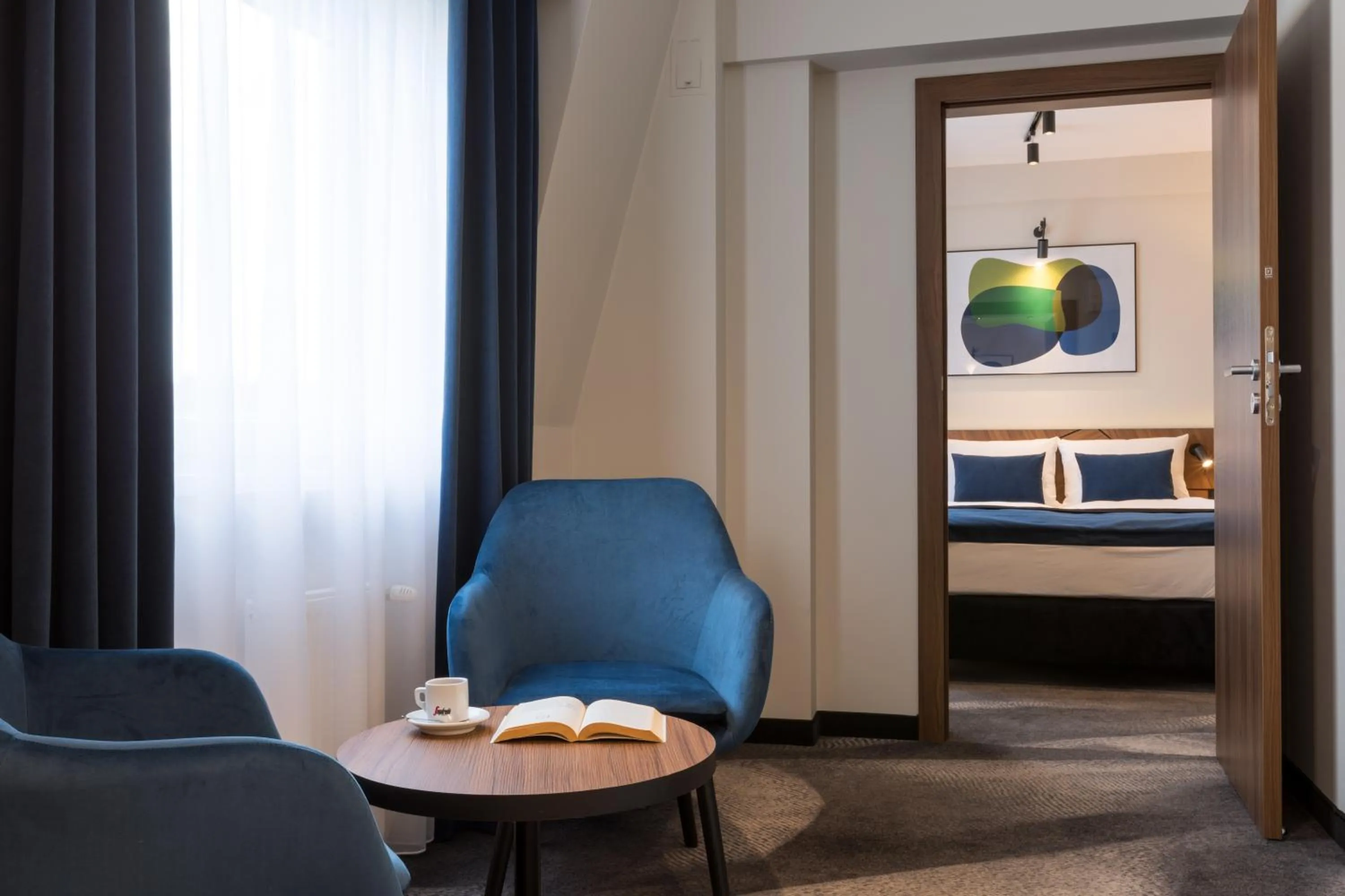 Staff, Bed in Ascot Premium Hotel