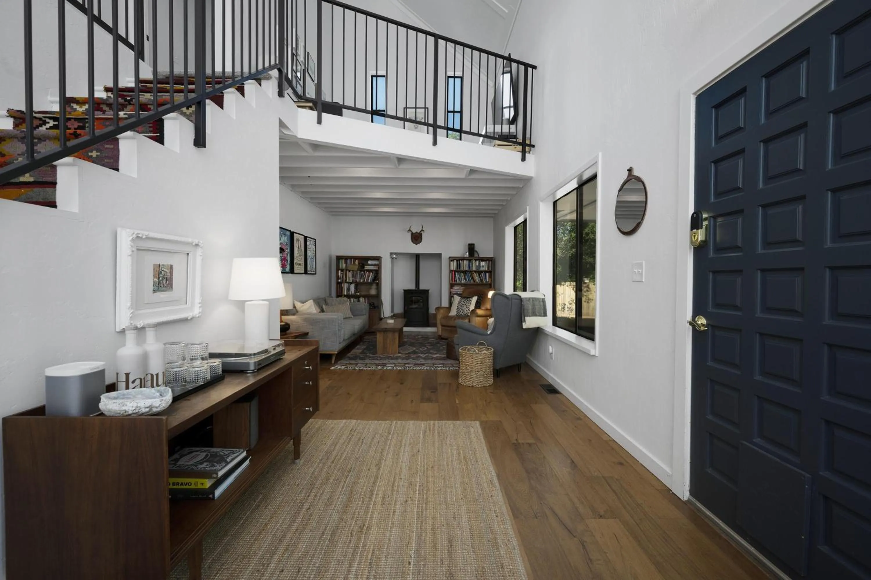 Property building in The Calistoga Cottage Wooded And Sunny 5 Mins To Downtown