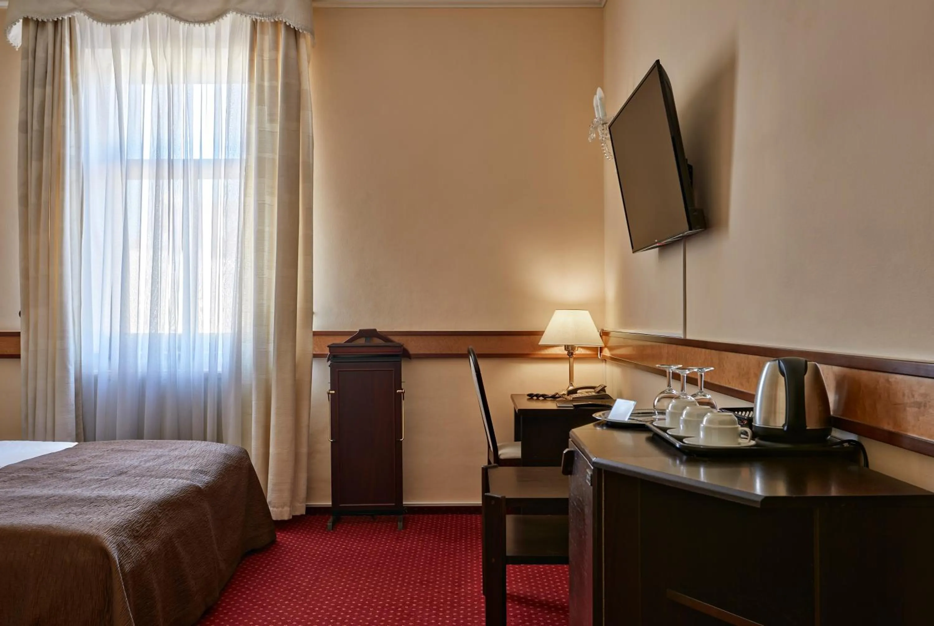 Bed in FLEUR DE LIS HOTEL