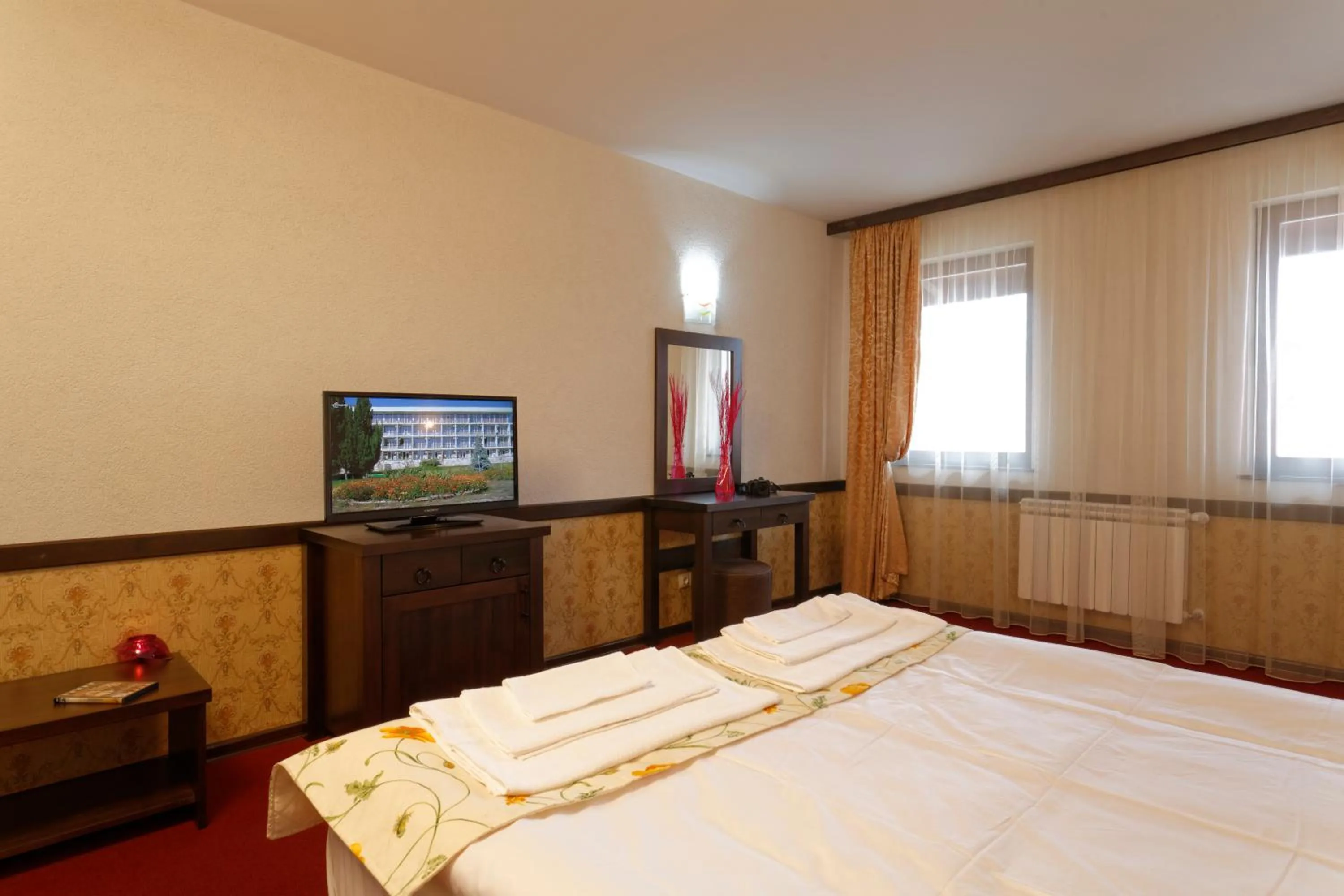 Bed in Trinity Residence Bansko with Free Shuttle to Gondola