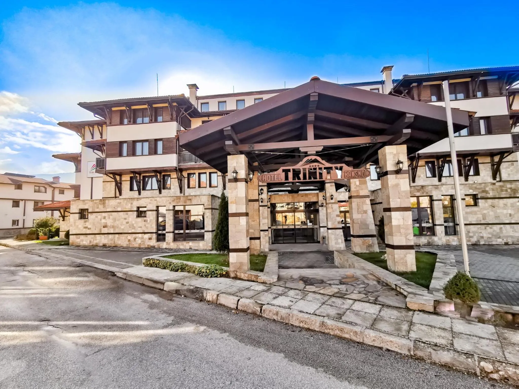 Property building in Trinity Residence Bansko with Free Shuttle to Gondola