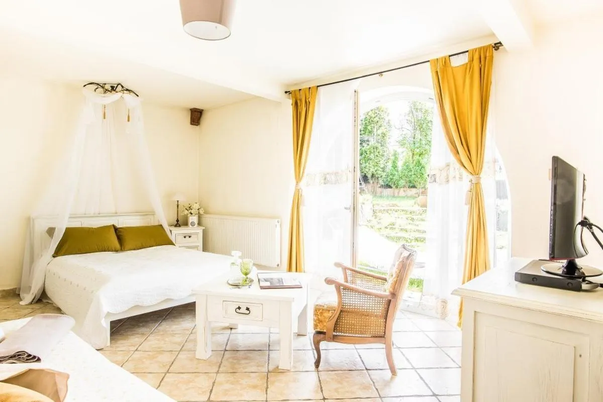 Bed in Villa Toscana Boutique