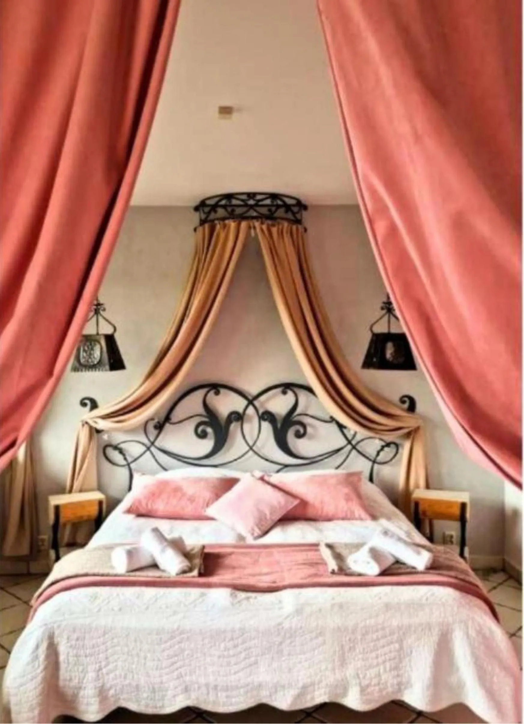 Photo of the whole room, Bed in Villa Toscana Boutique