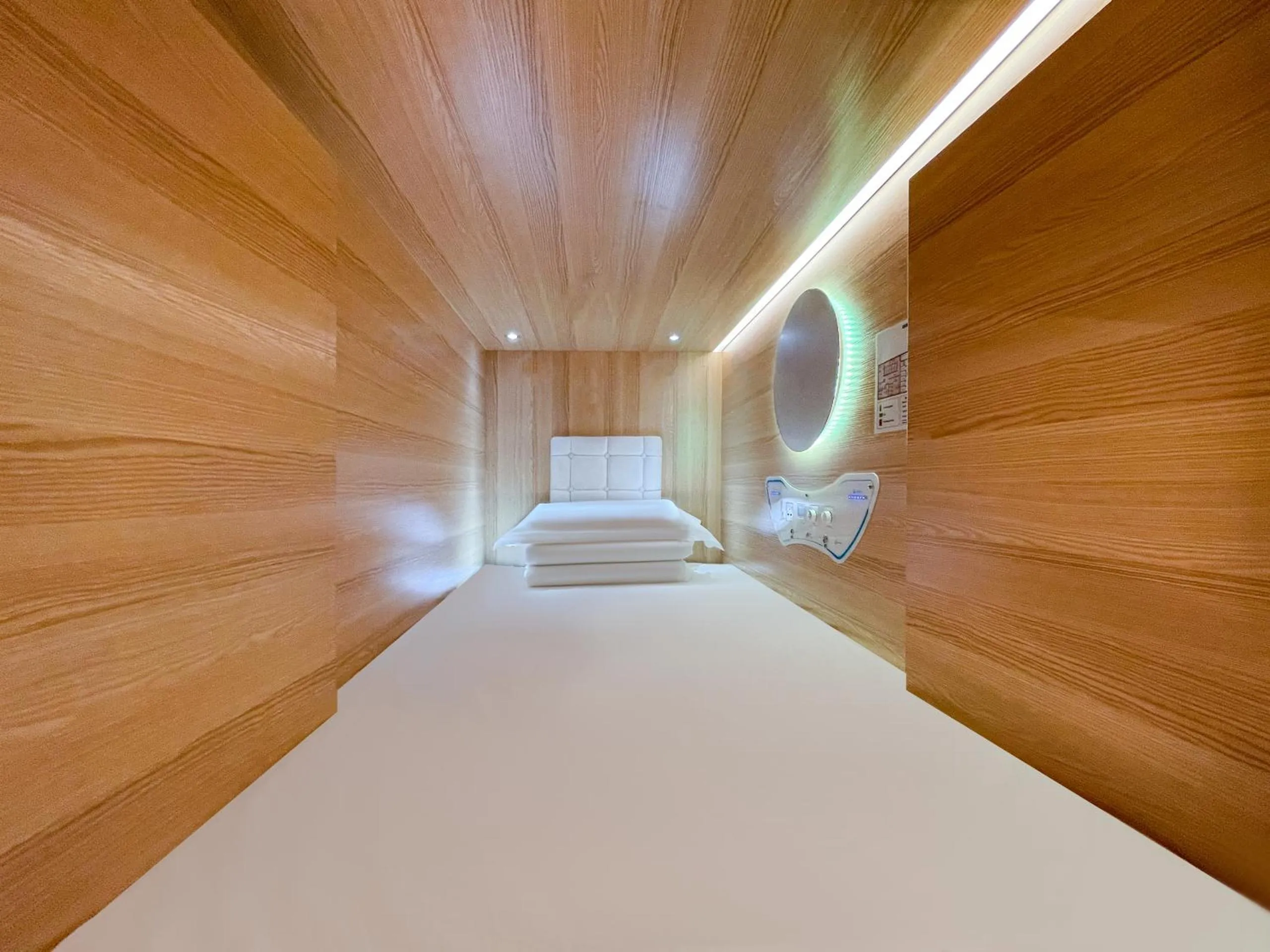 Photo of the whole room, Bed in Airone Capsule Hotel