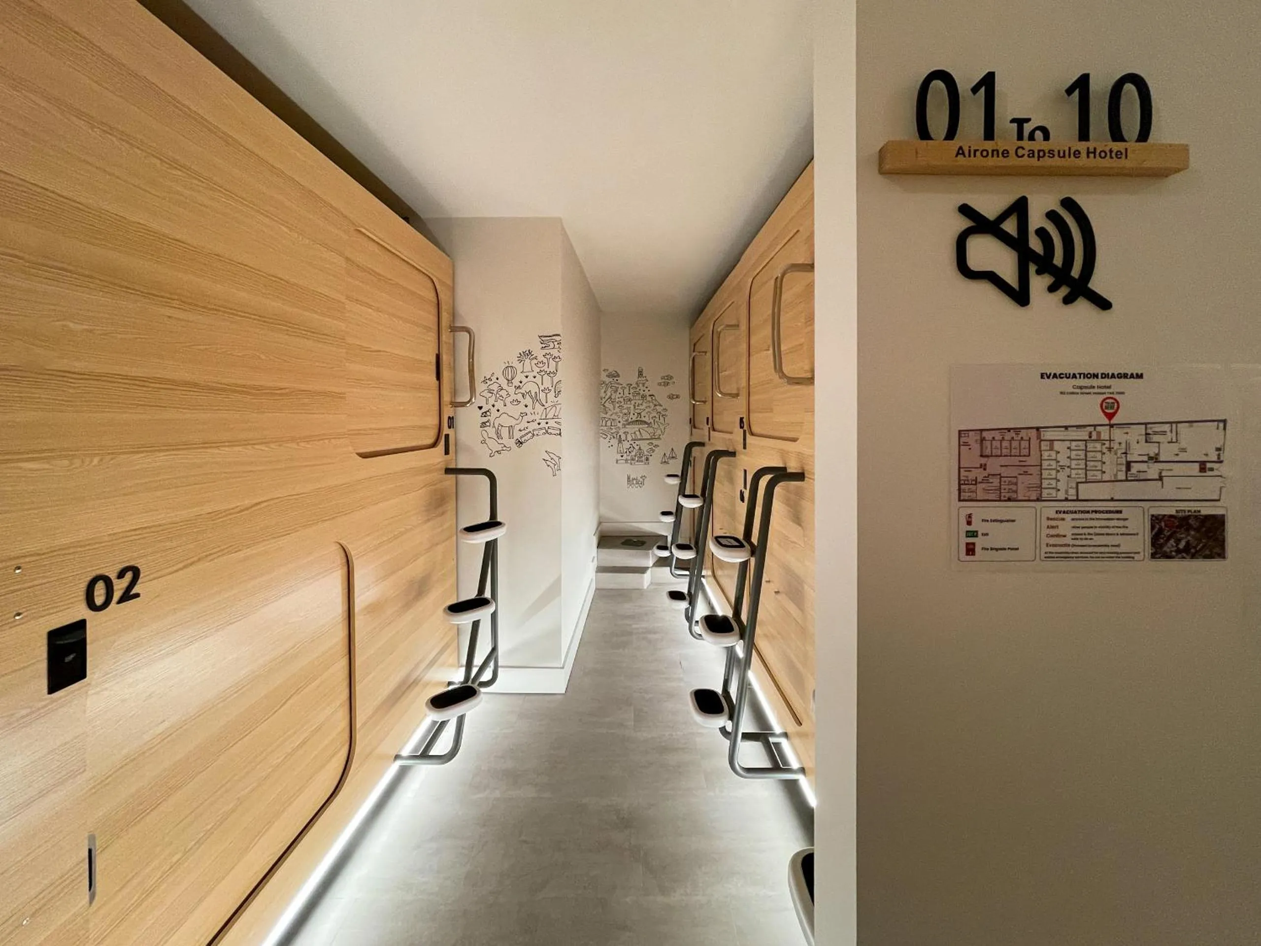 Photo of the whole room in Airone Capsule Hotel