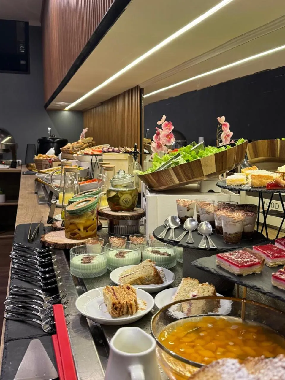 Restaurant/places to eat in Hotel Mackenna