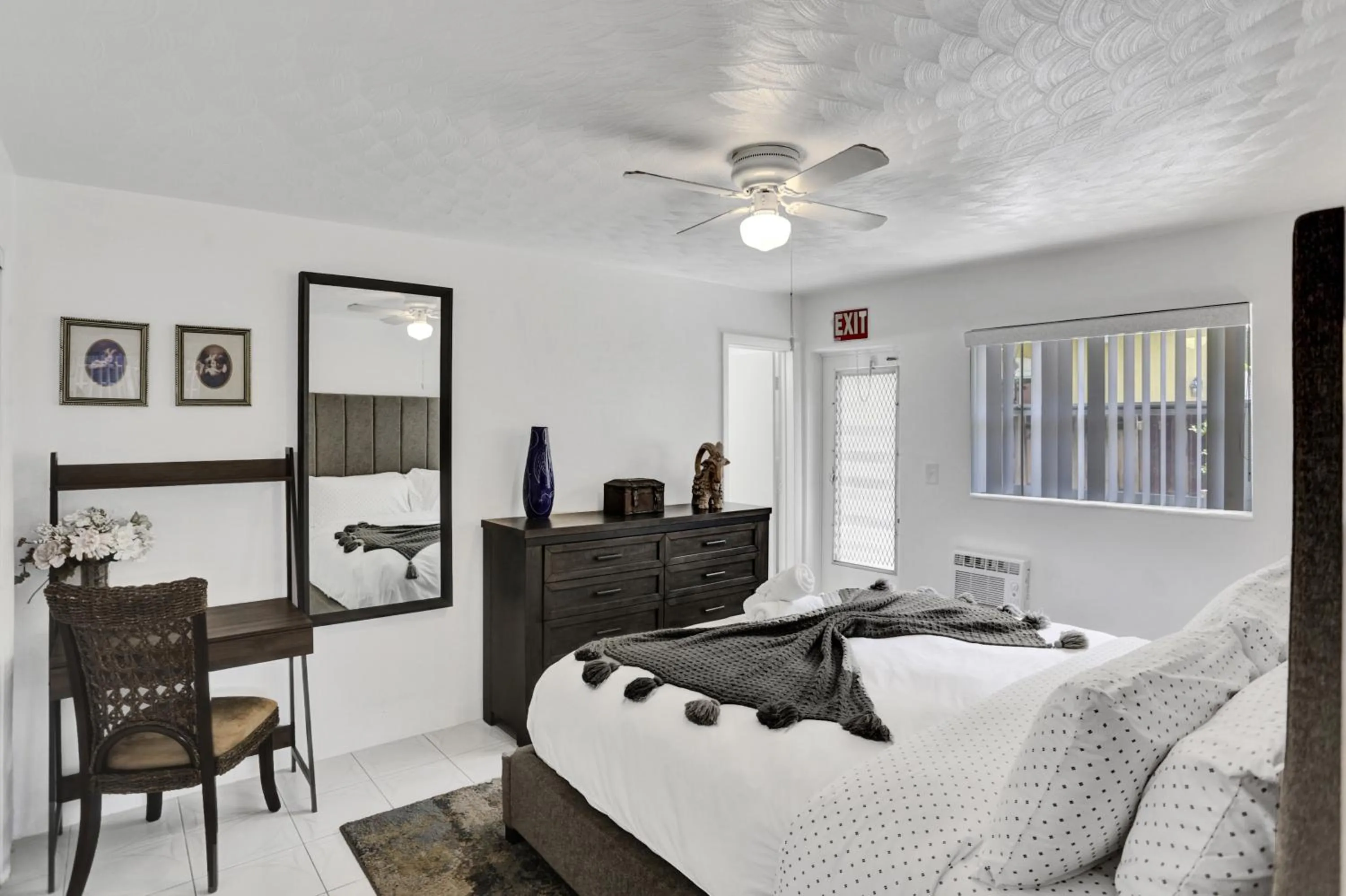 Bedroom in Victoria Park Regency