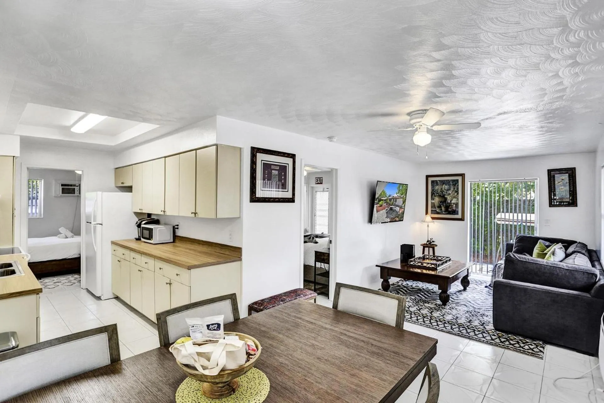 Living room in Victoria Park Regency