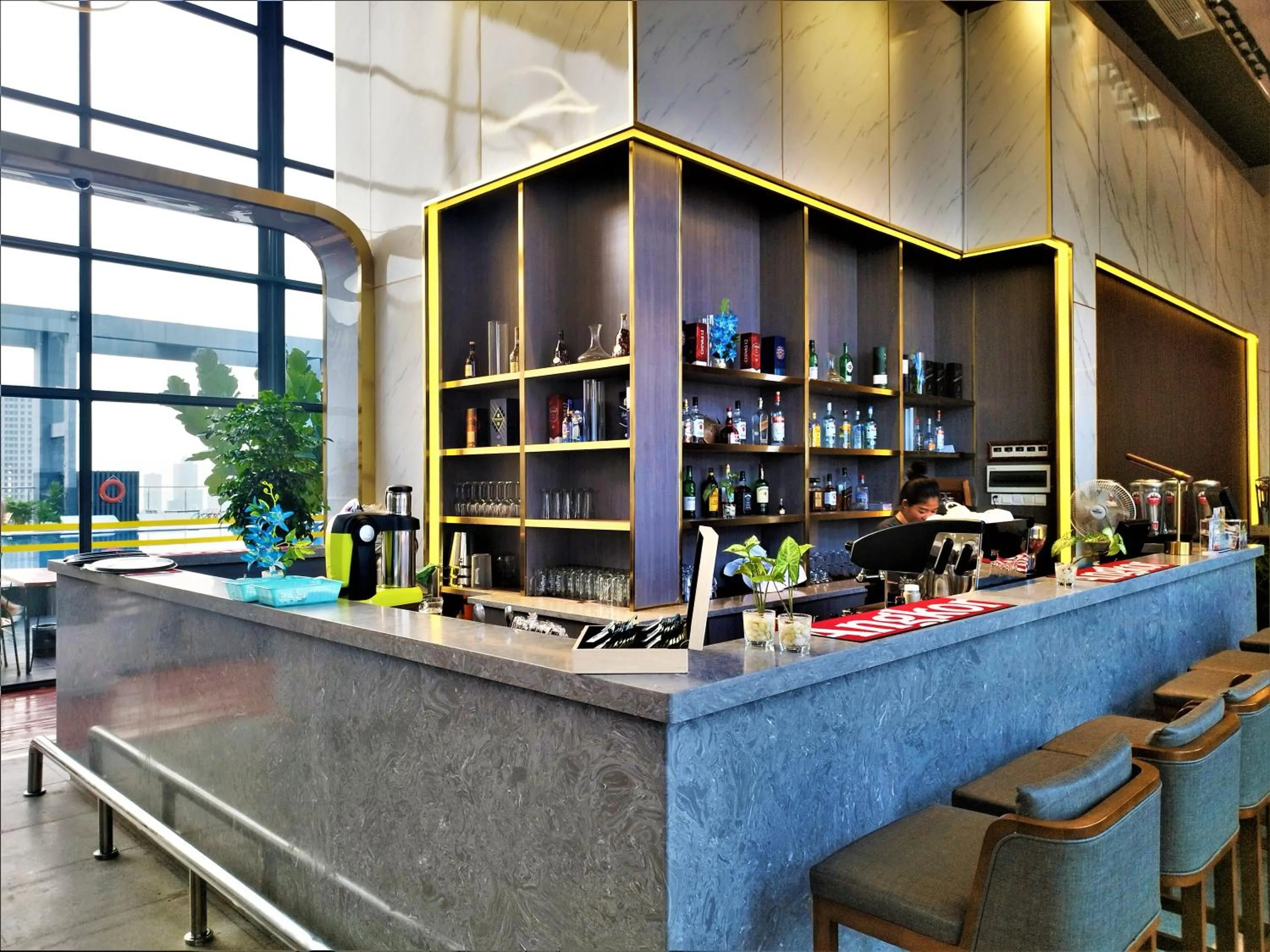 Restaurant/places to eat in Legend Hotel and Resort