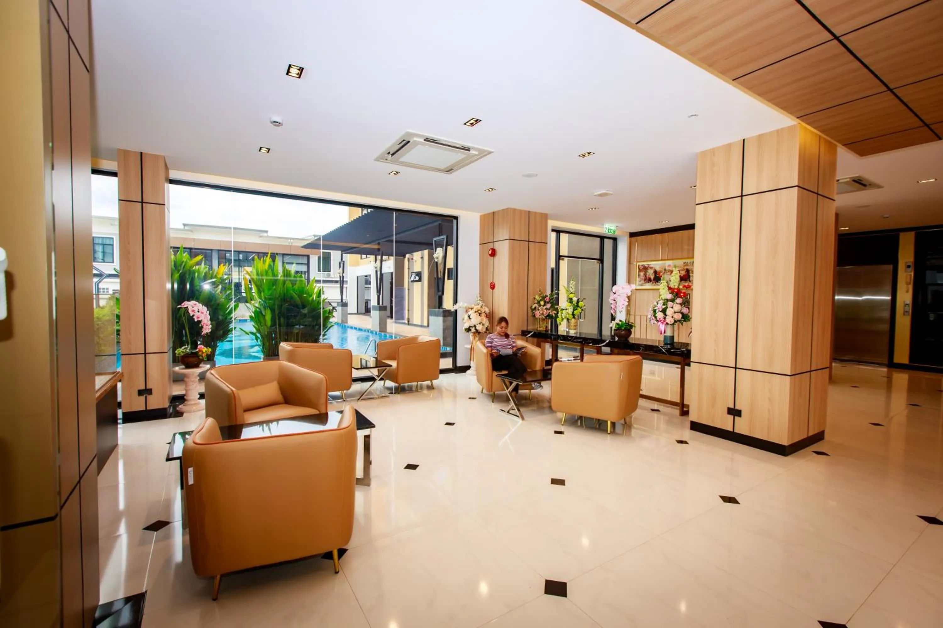 Lobby or reception in Siri Hotel Lumphun