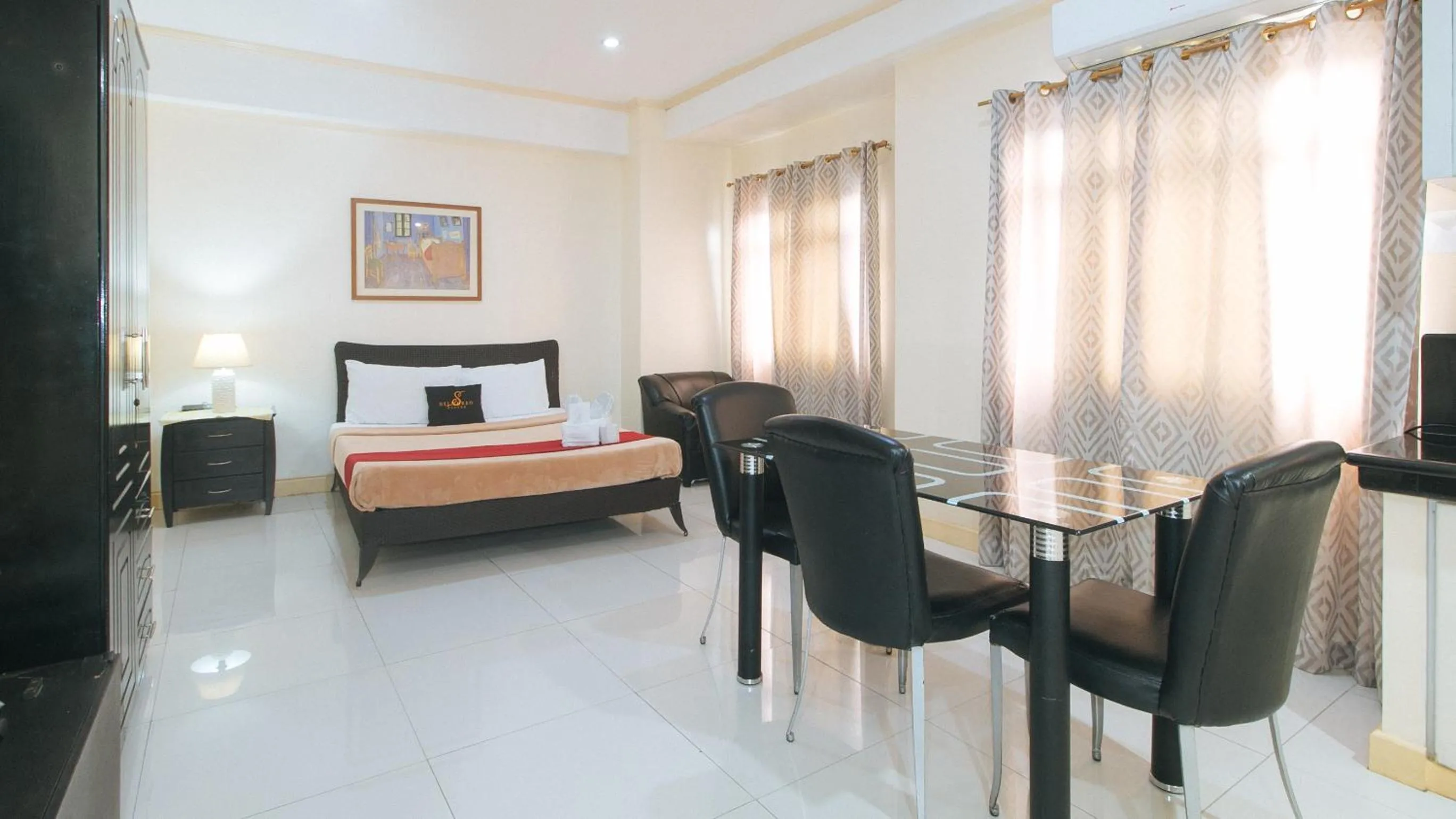TV and multimedia, Bed in 153 Silverio Suites Betterliving Paranaque