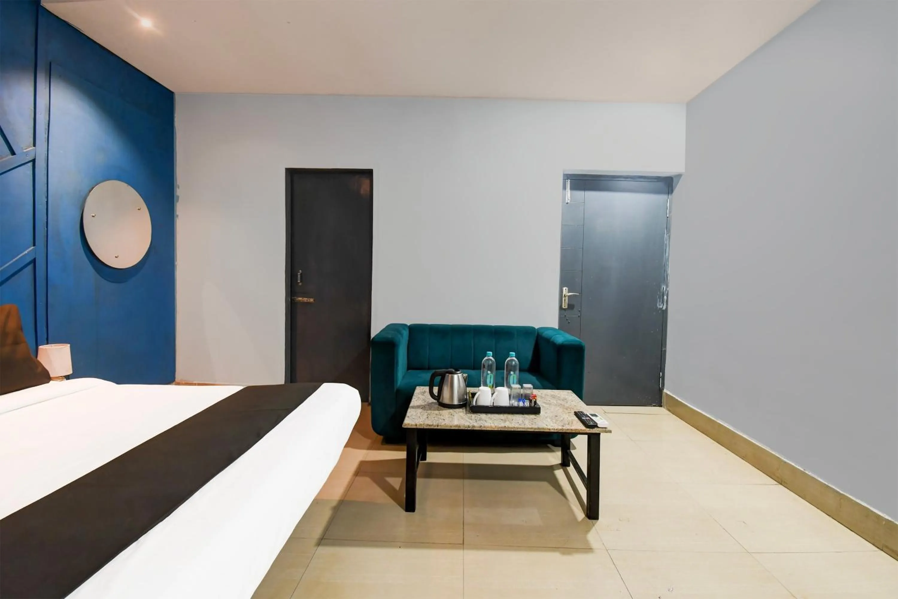 Bedroom, Bed in Hotel O Neatflix And Chill