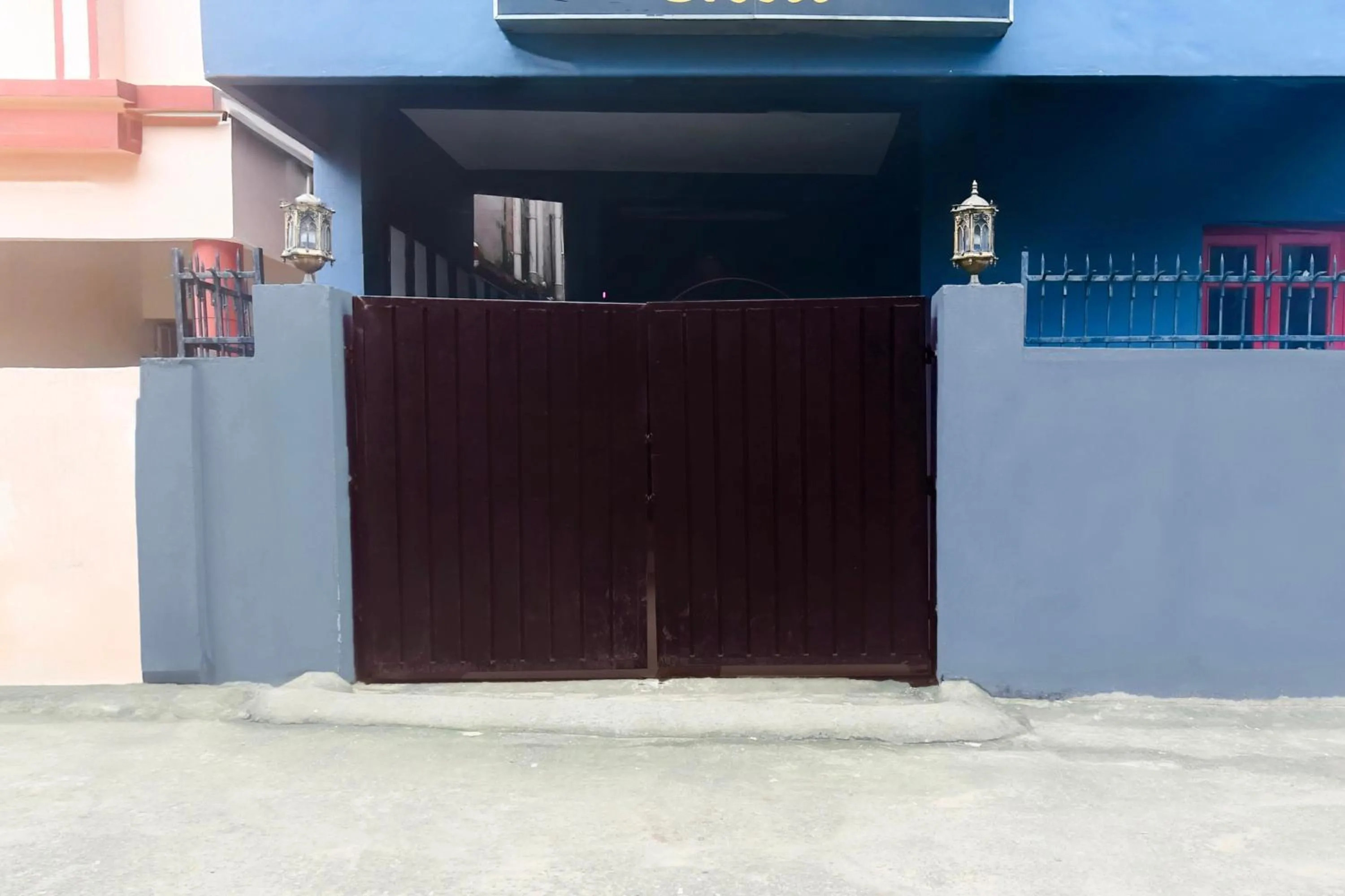 Facade/entrance in Hotel O Neatflix And Chill