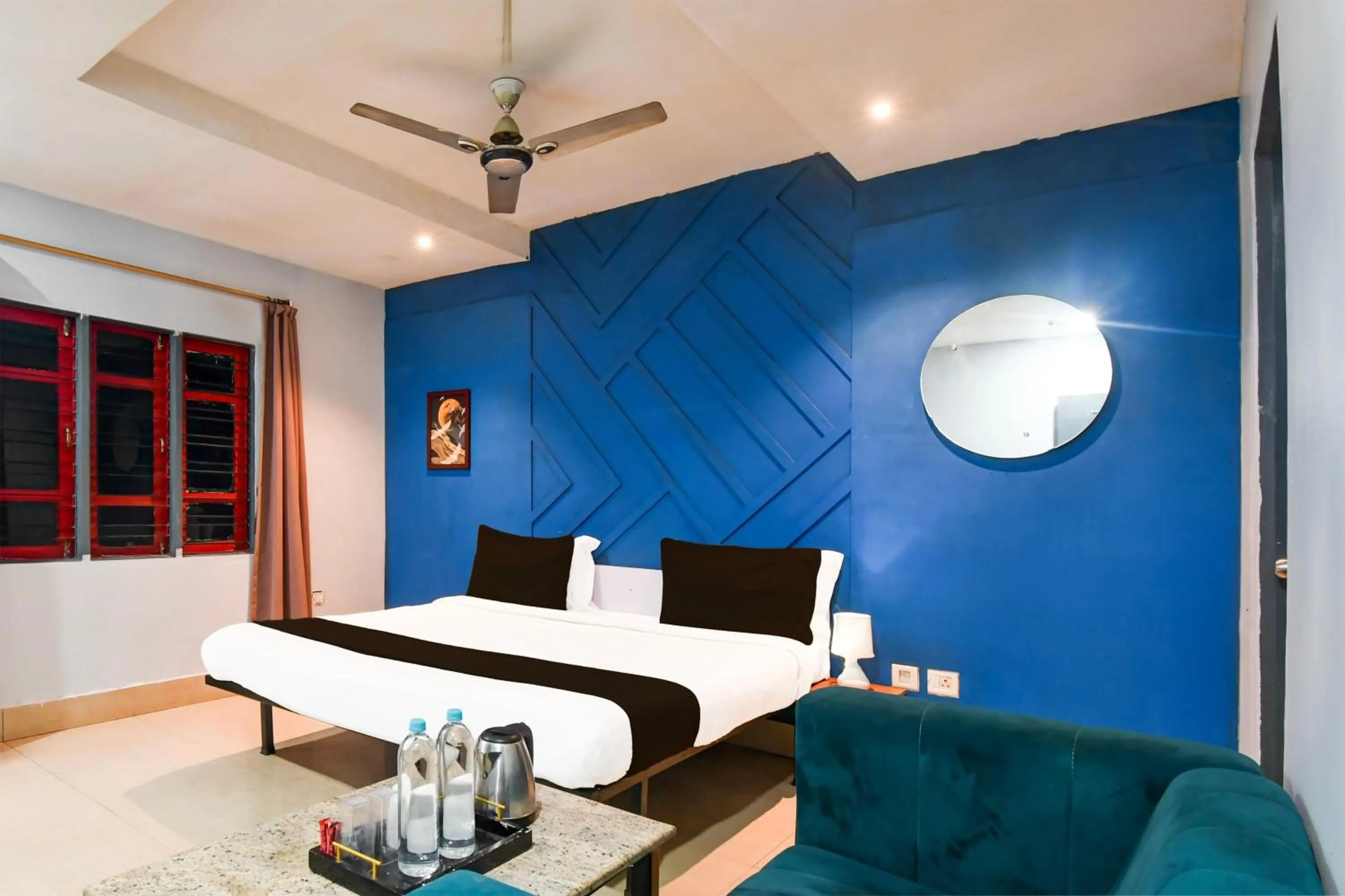 Bedroom, Bed in Hotel O Neatflix And Chill