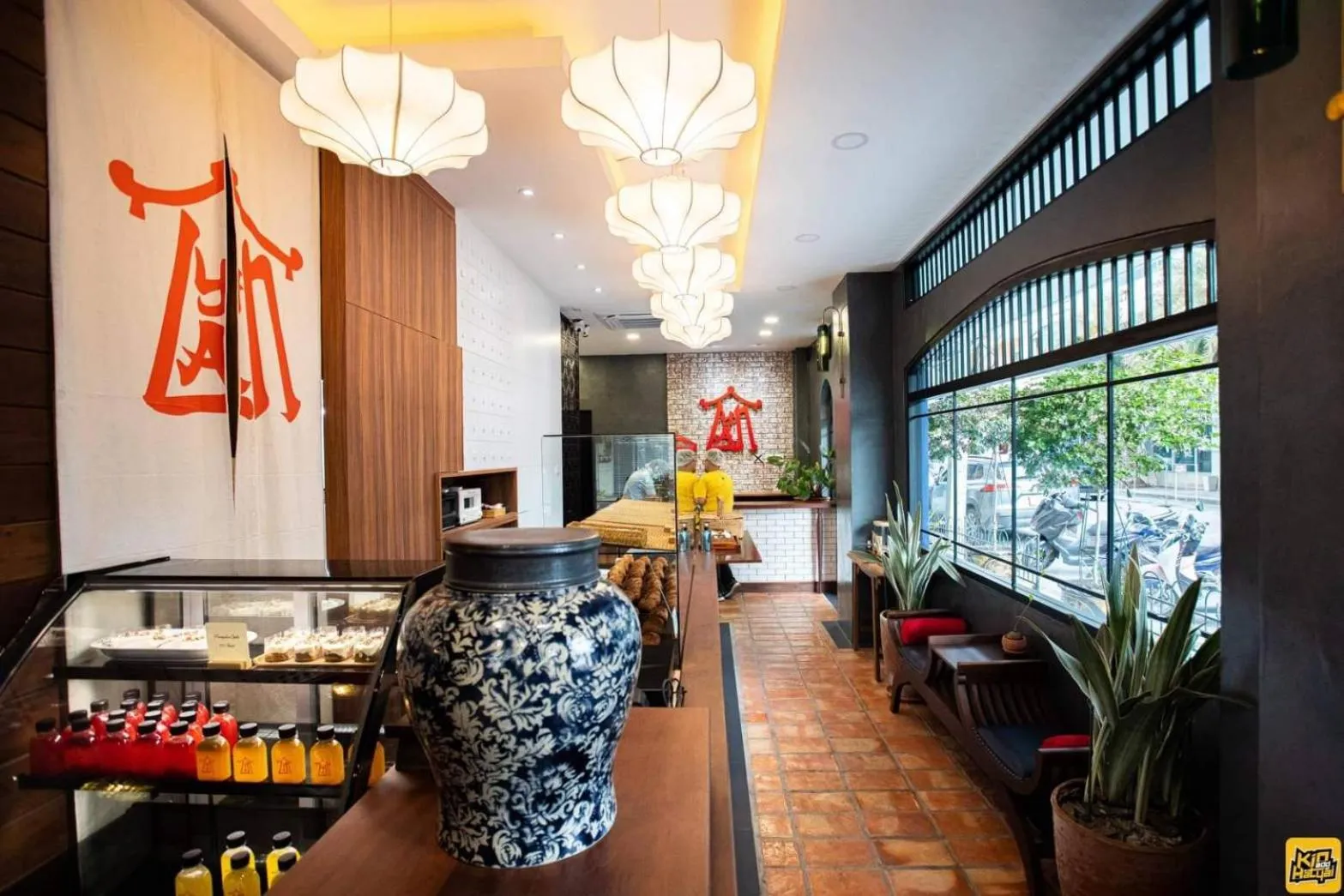 Lynlan Hostel & Cafe